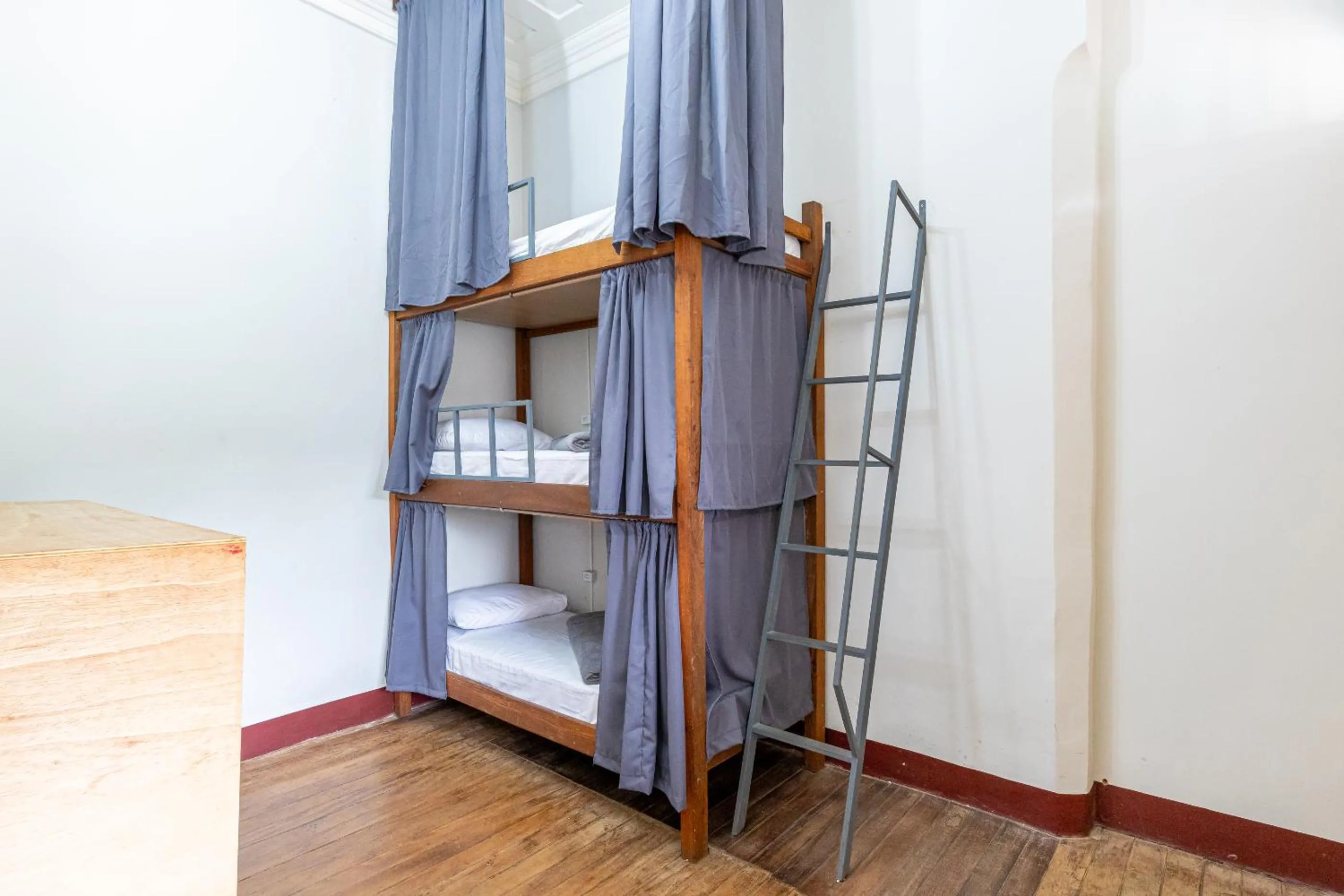 Bed in É Hostel