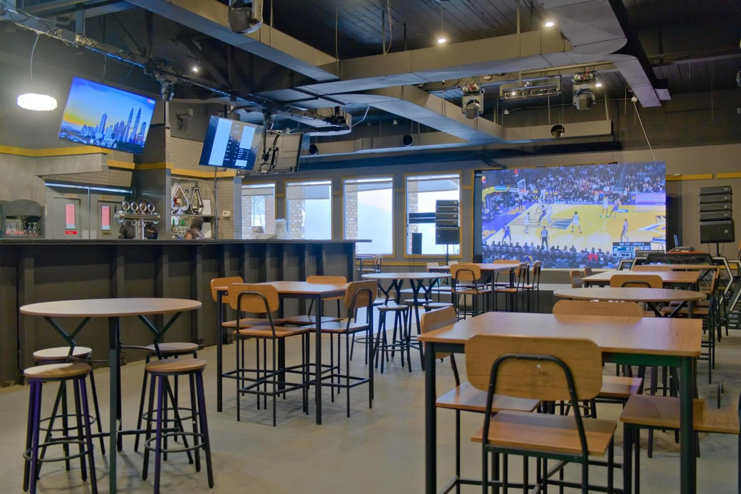 Restaurant/places to eat in Midtown Inn