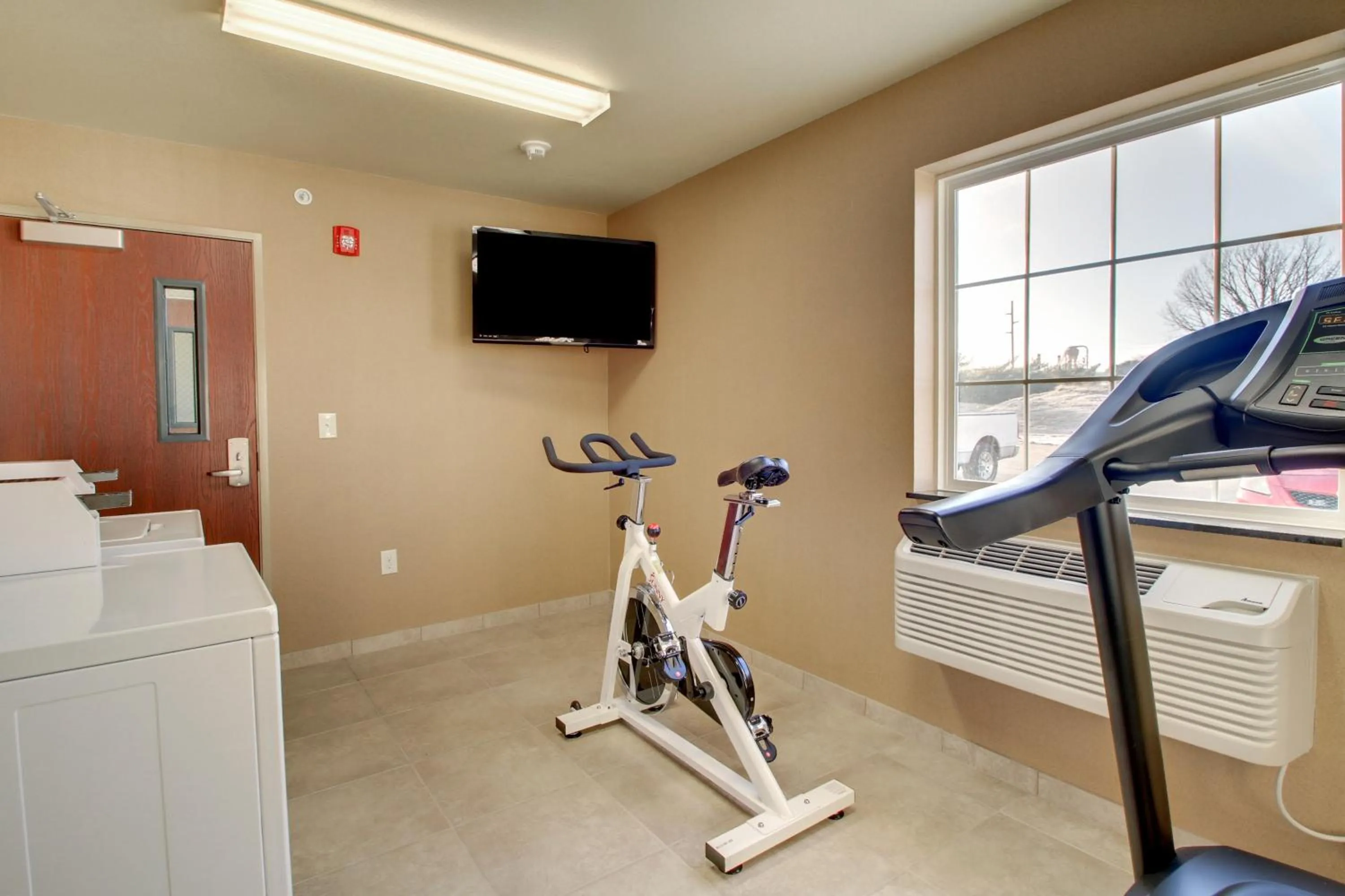 Cobblestone Hotel & Suites - Salem