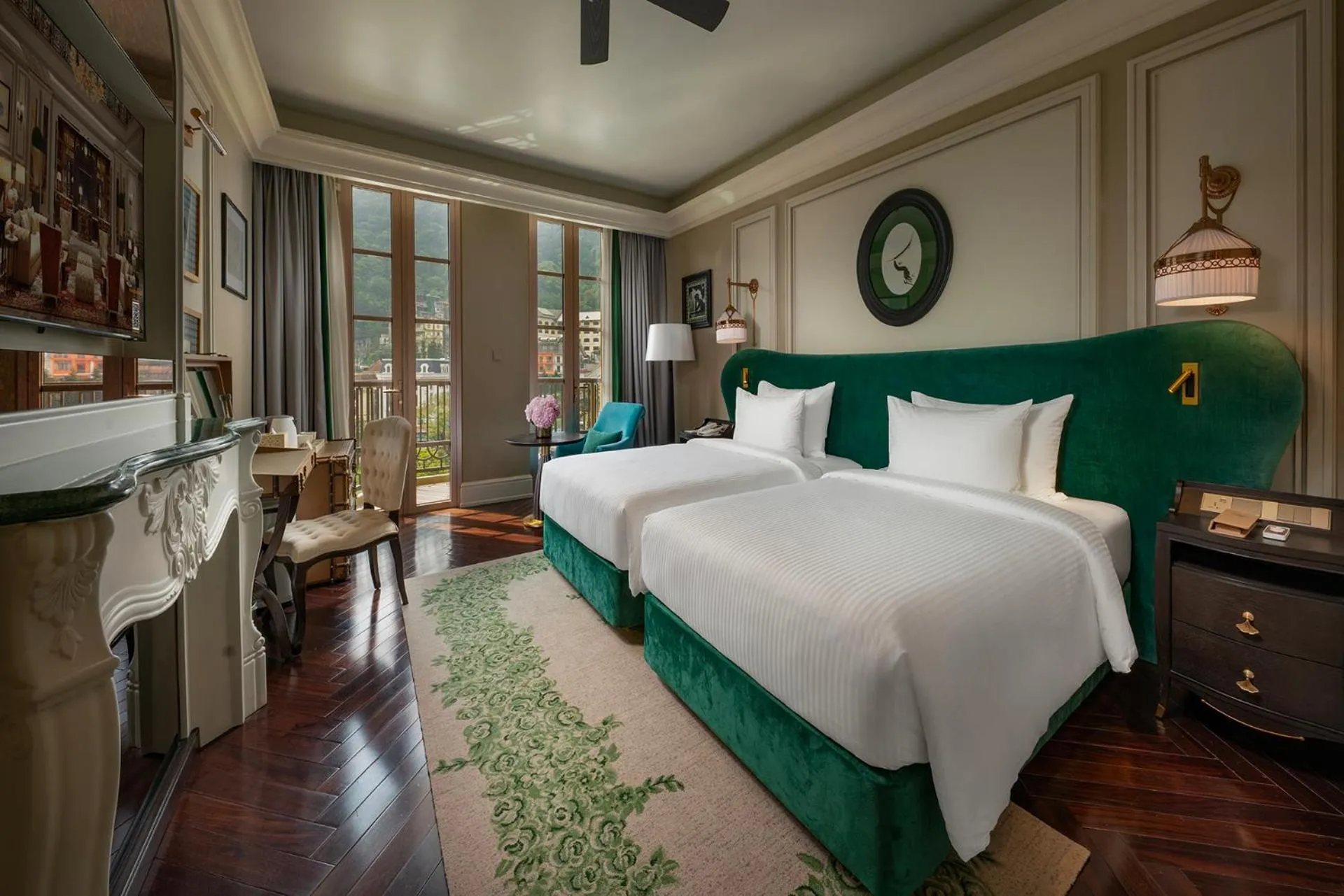 Bed in Hôtel de l'Amour Tam Đảo