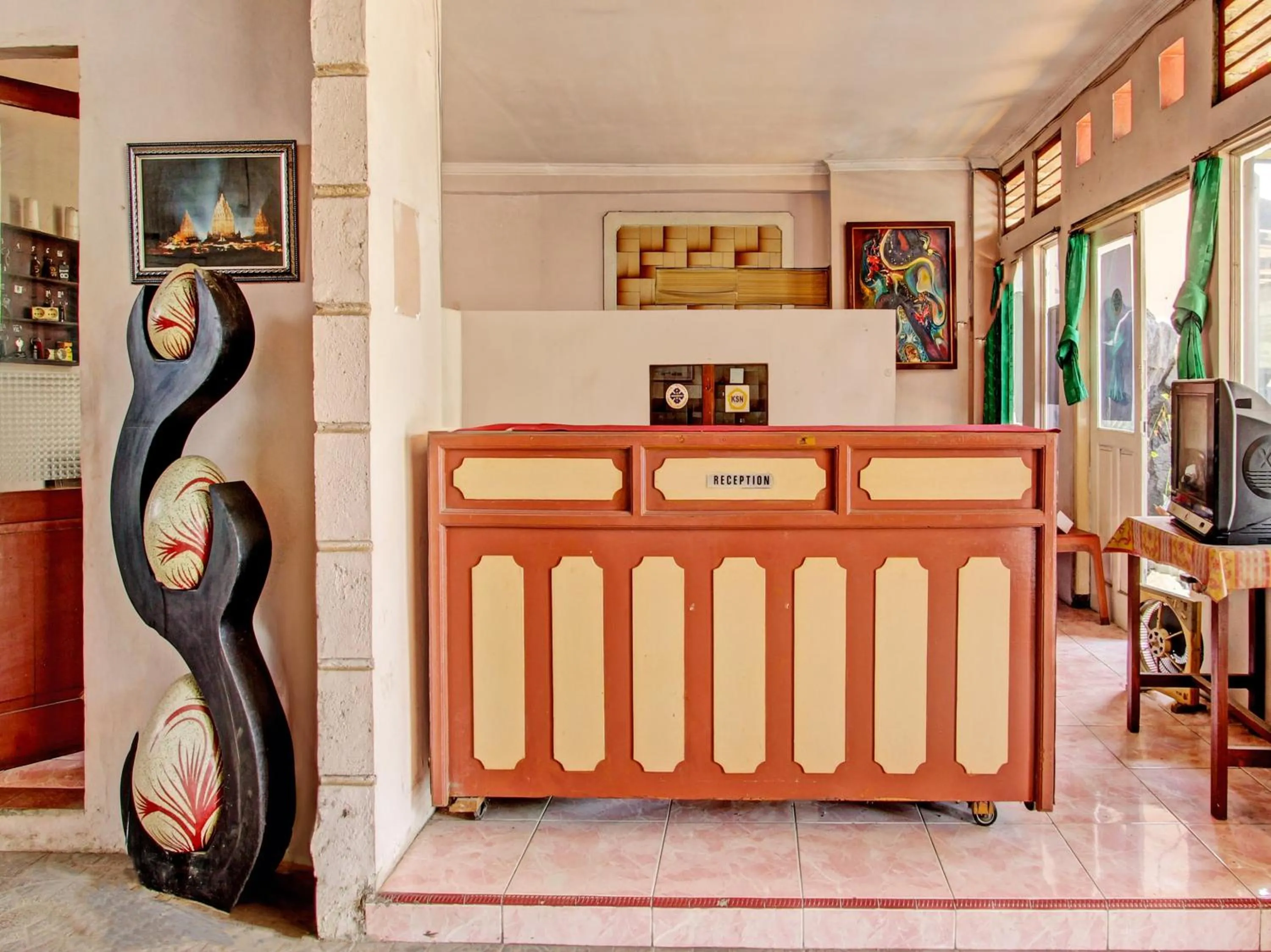 Lobby or reception in Hotel O Jaya Kusuma