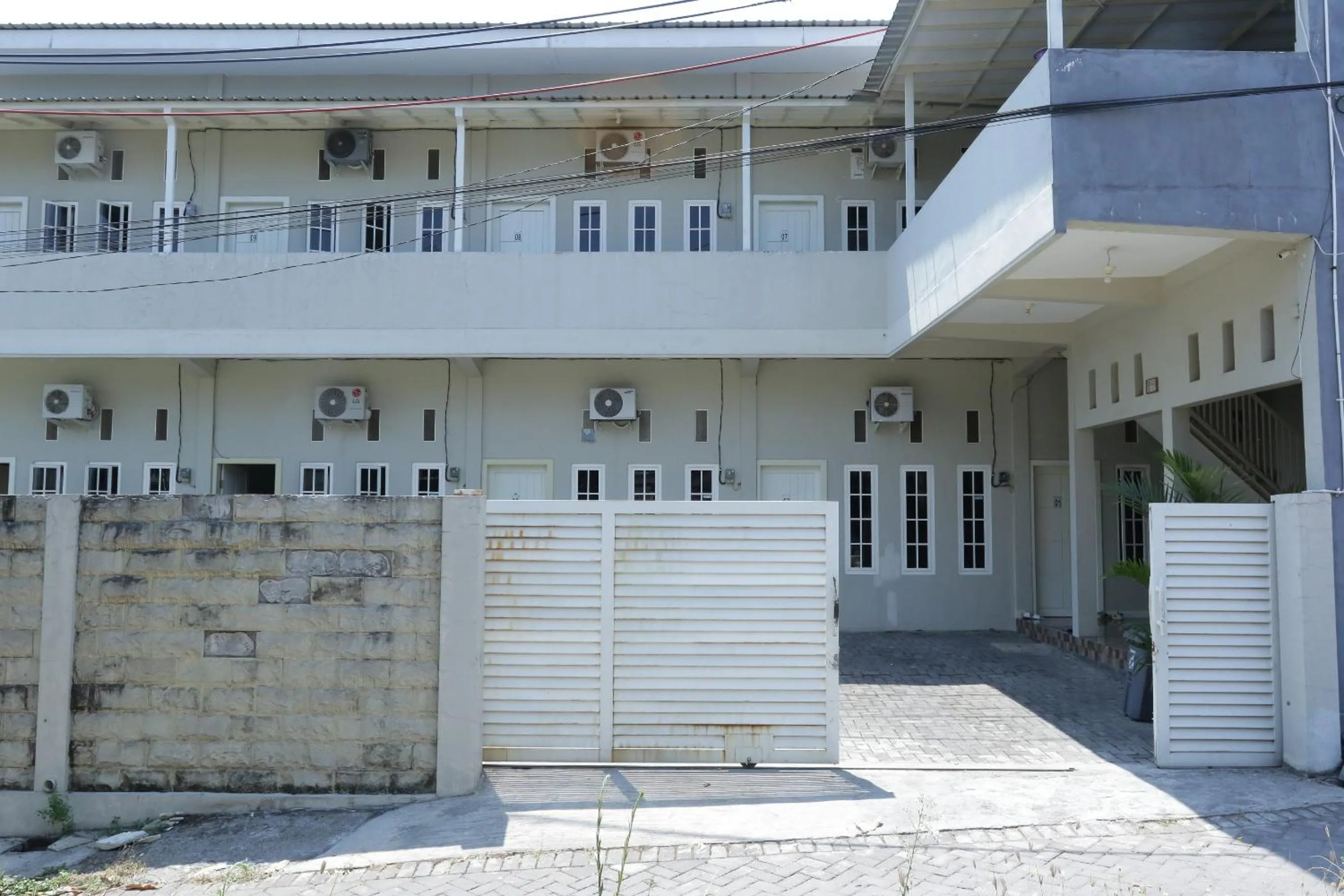 Facade/entrance in Hotel O Kost Eksklusif Syariah