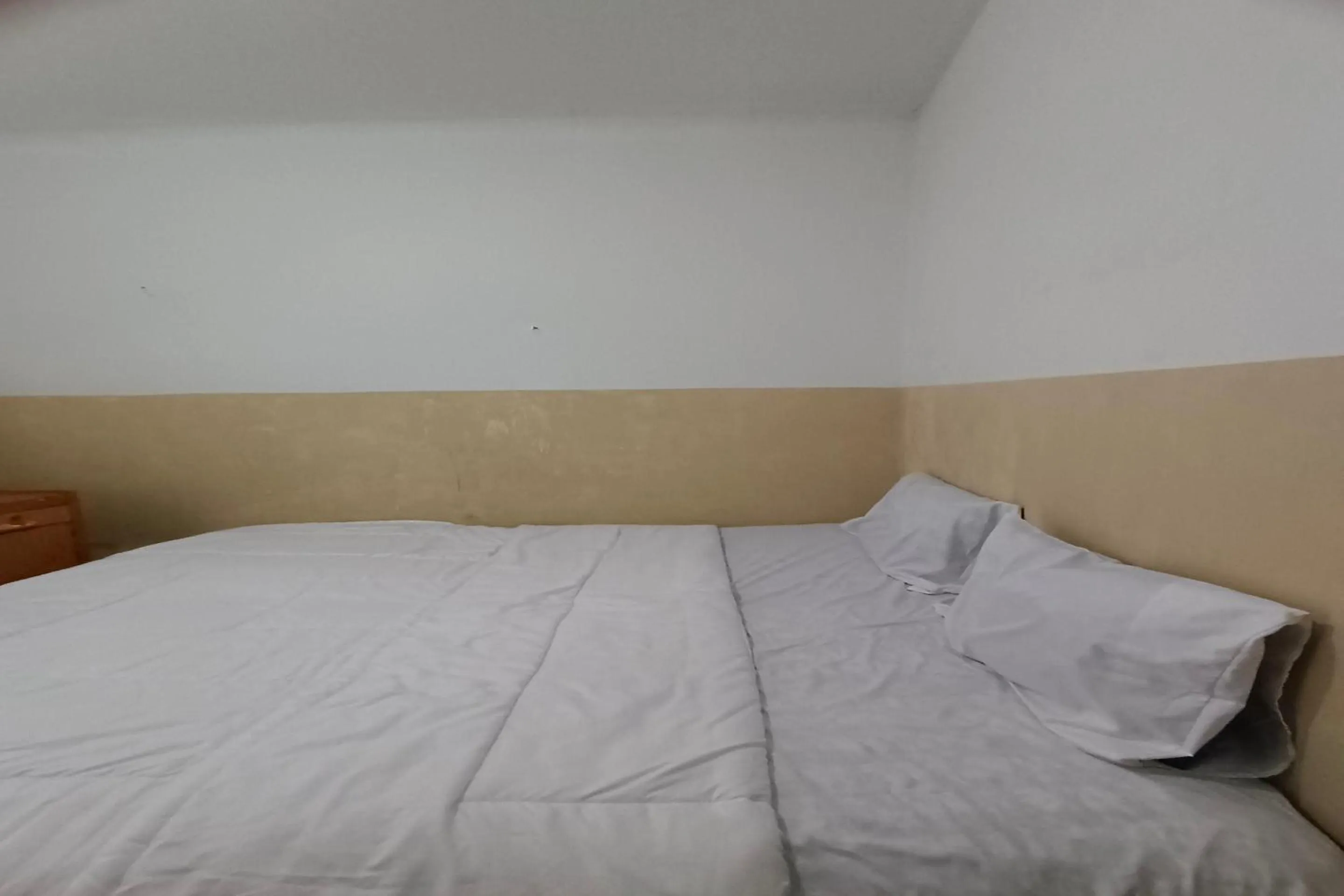 Bedroom, Bed in Hotel O Merah House