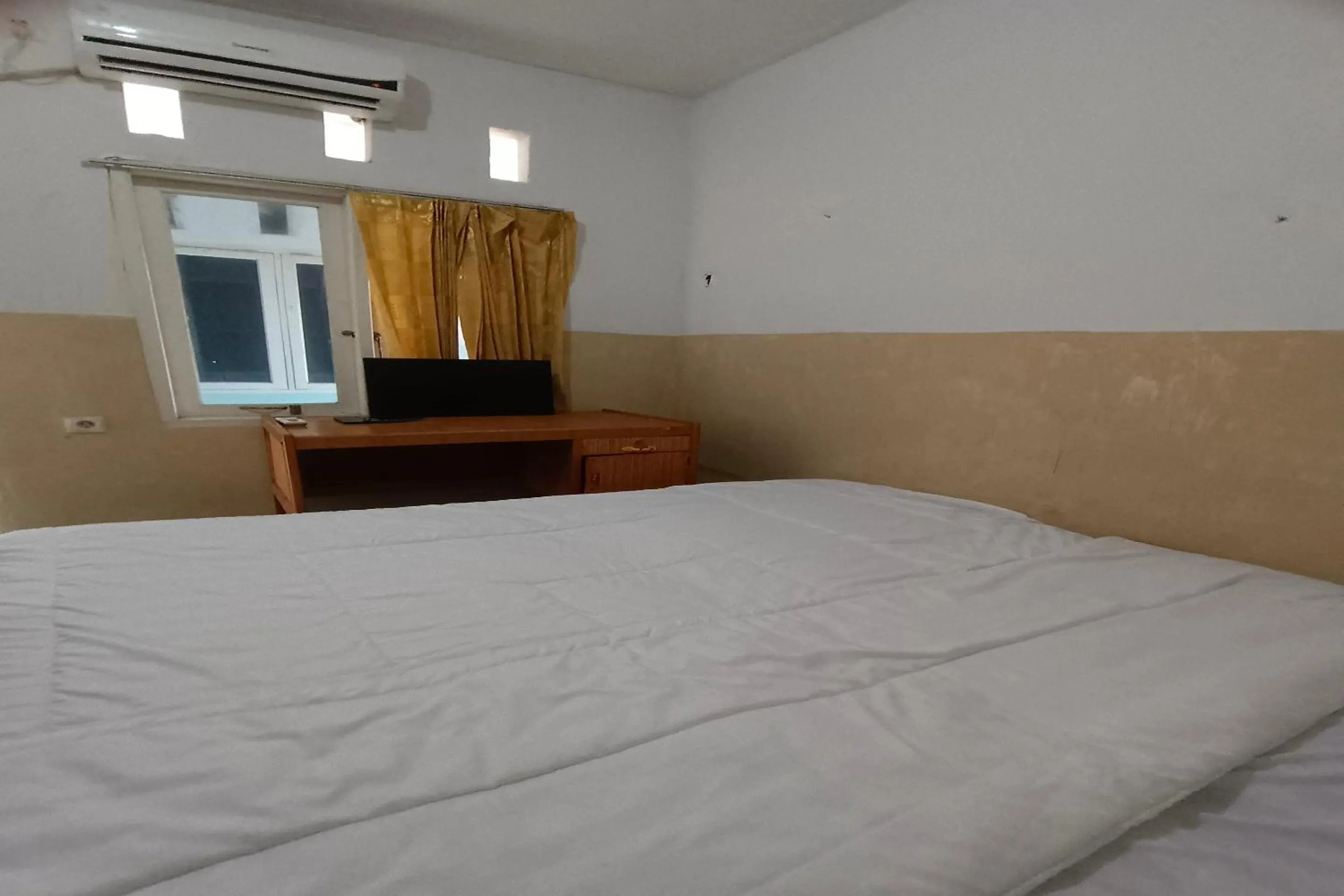 Bedroom, Bed in Hotel O Merah House