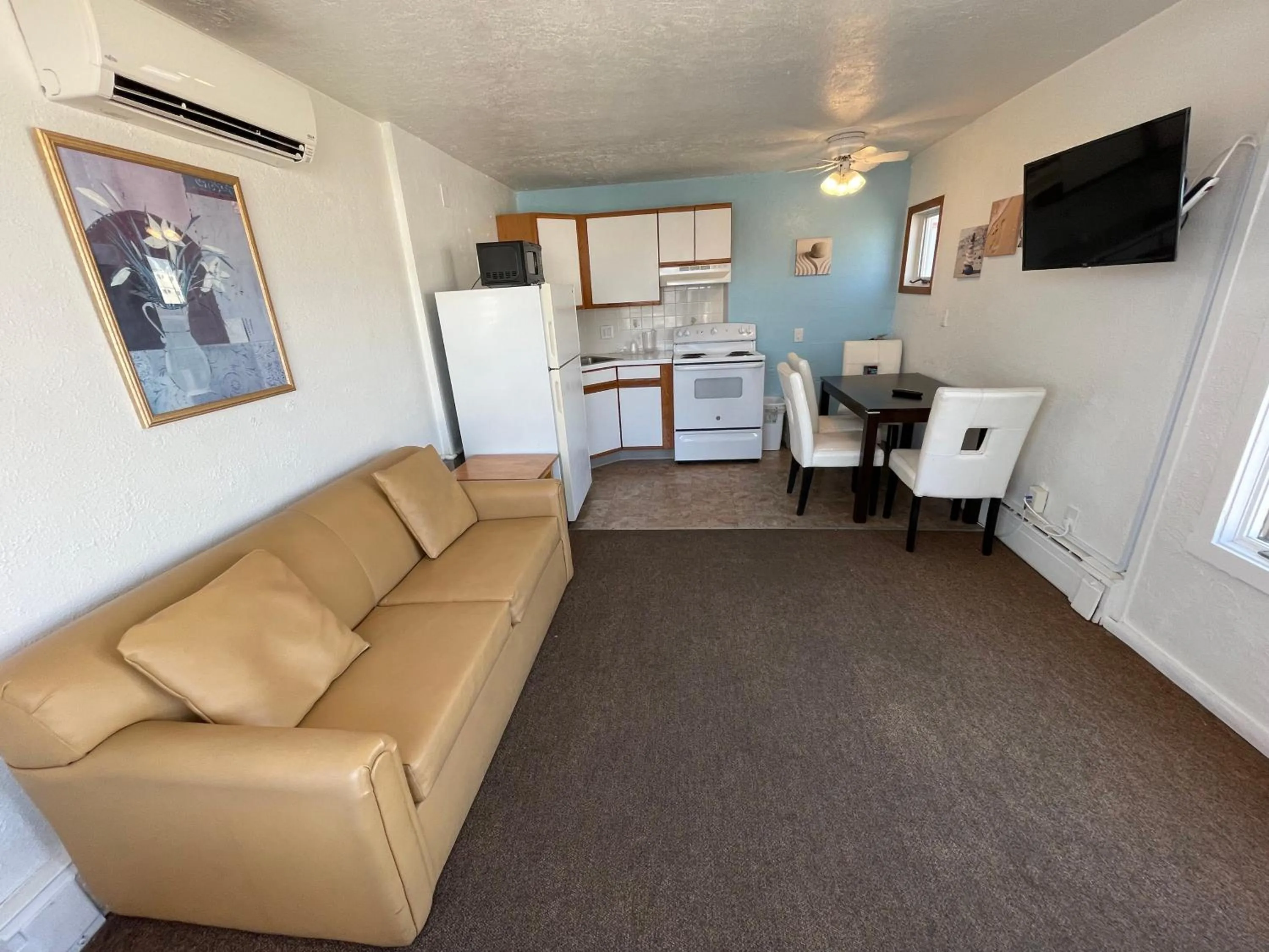 Pink Champagne Motel