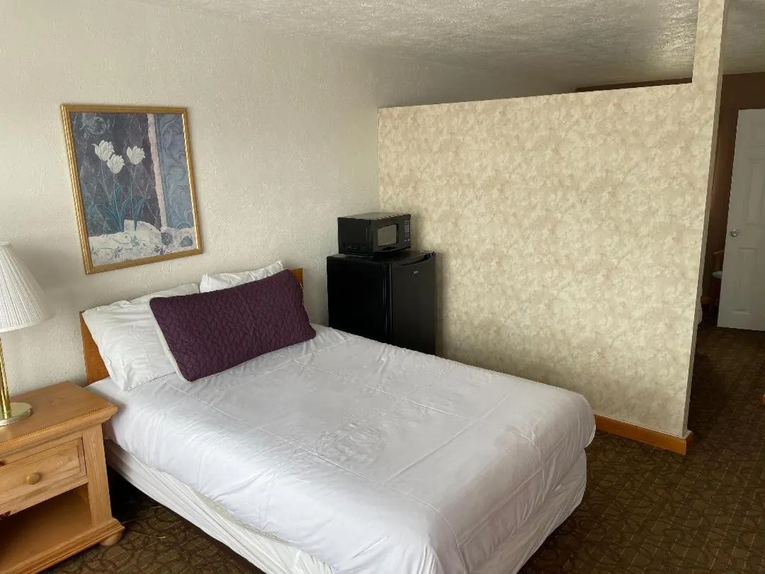 Pink Champagne Motel