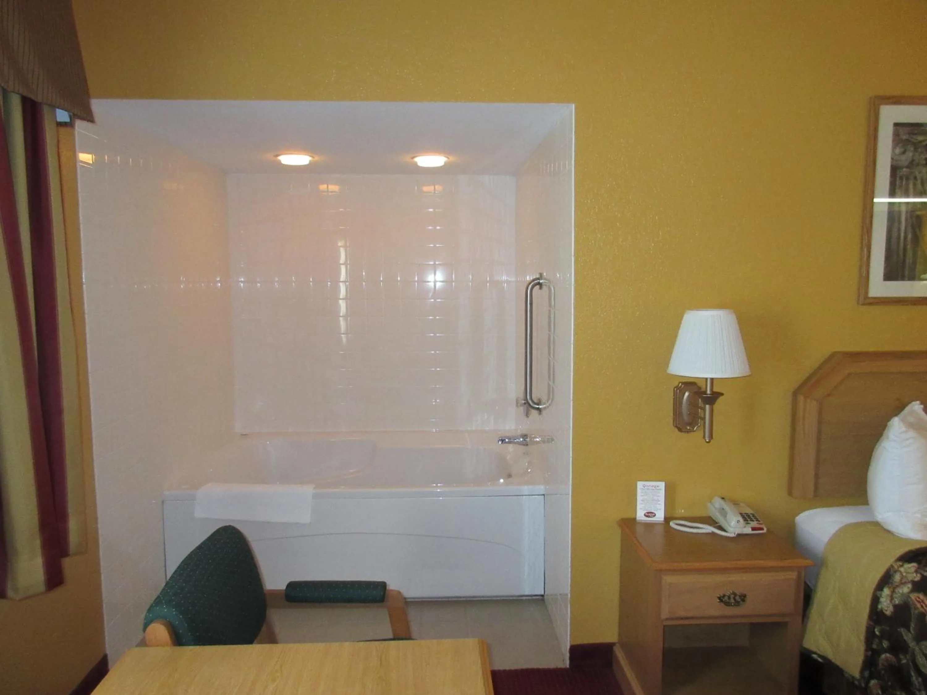 Decorative detail, Bed in Parkfield Inn - Clinton