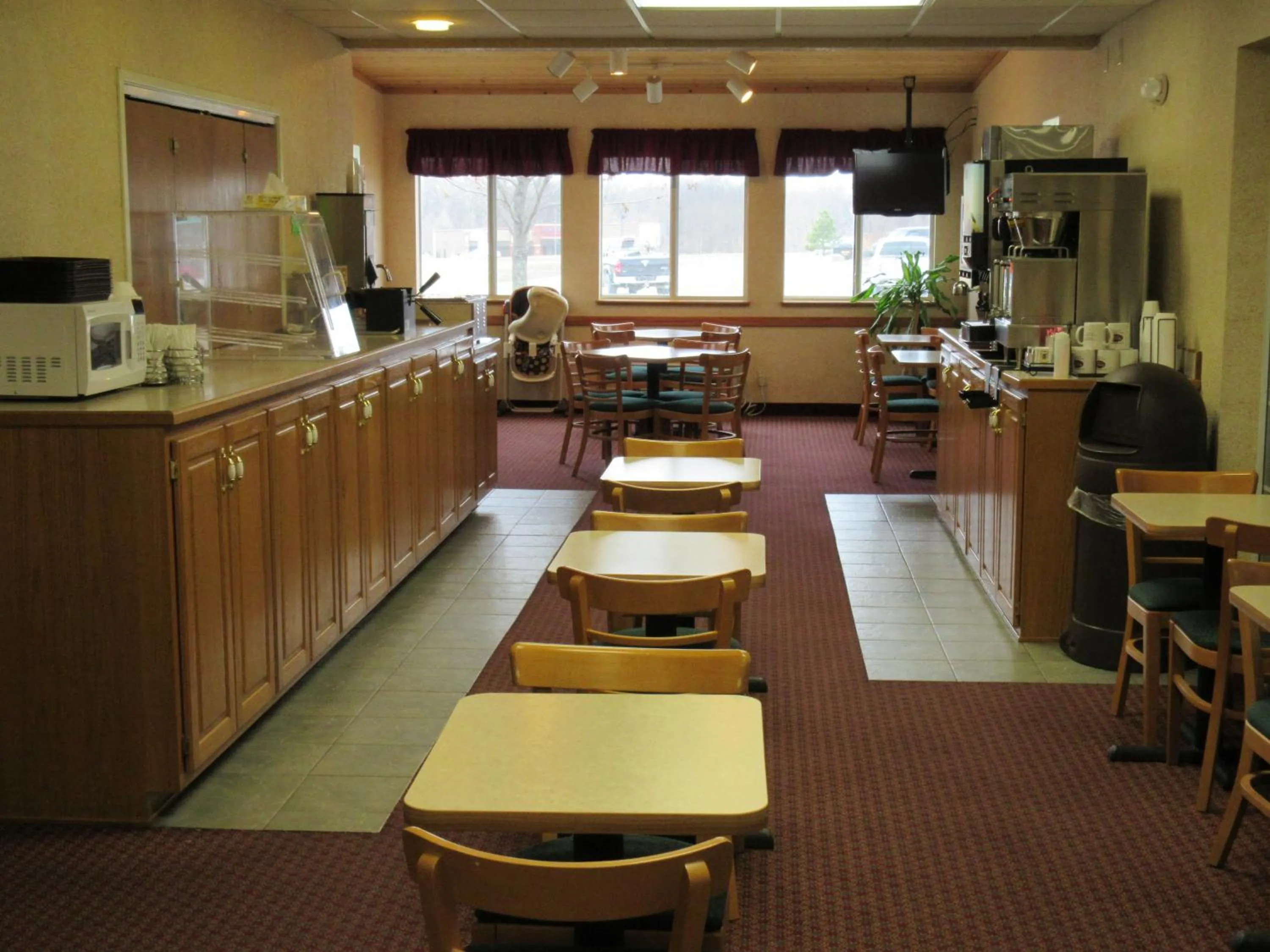 Restaurant/places to eat in Parkfield Inn - Clinton