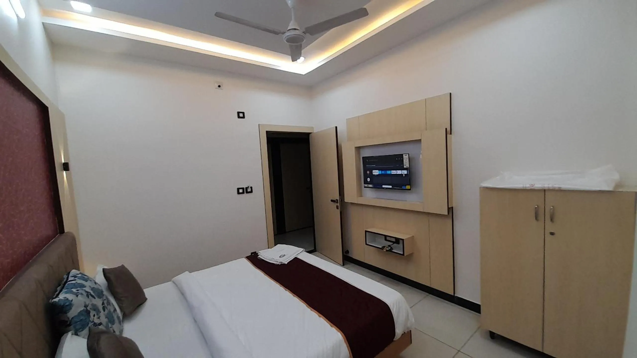 Bed in Hotel Sun Palace