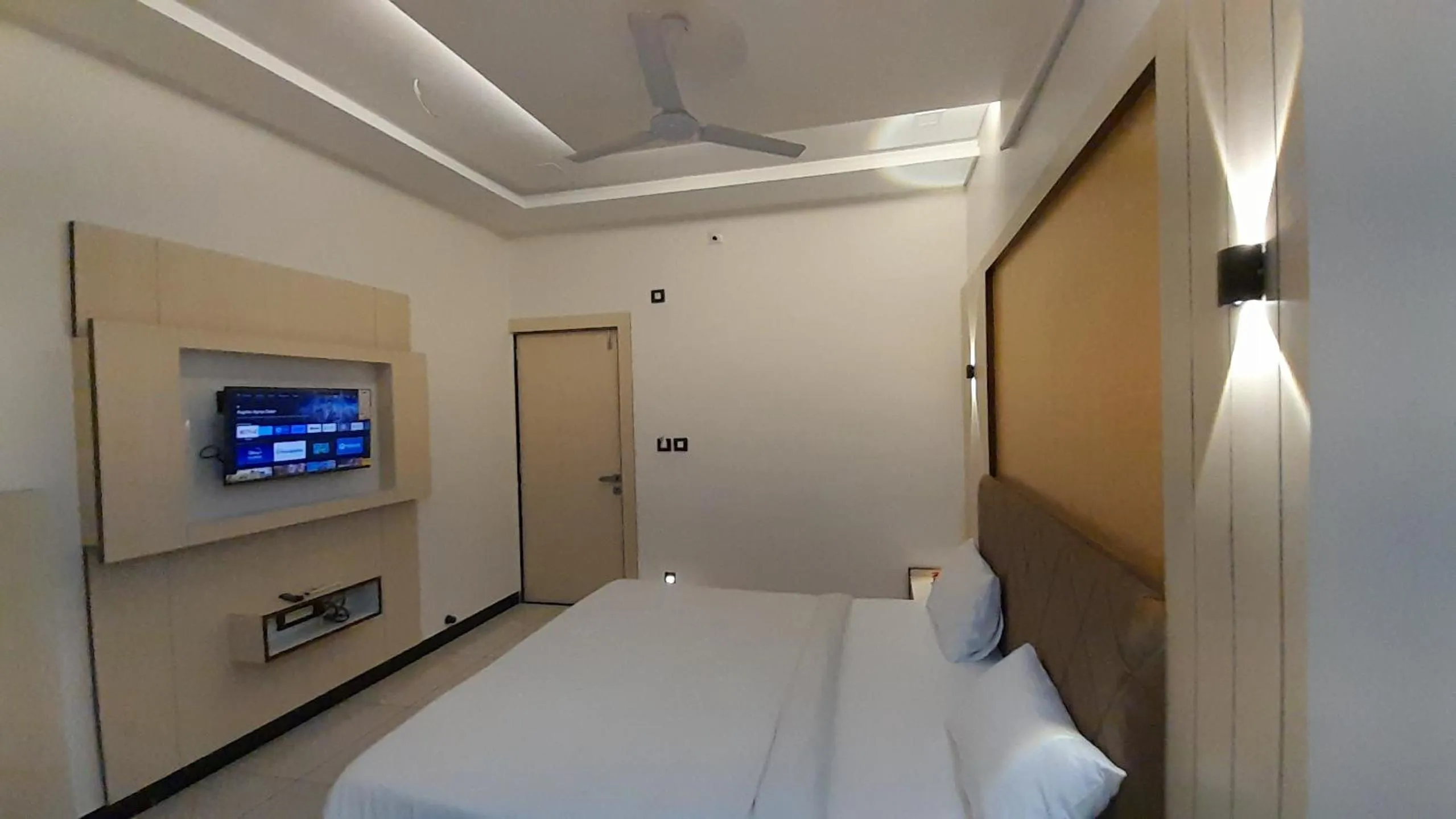 Bed in Hotel Sun Palace