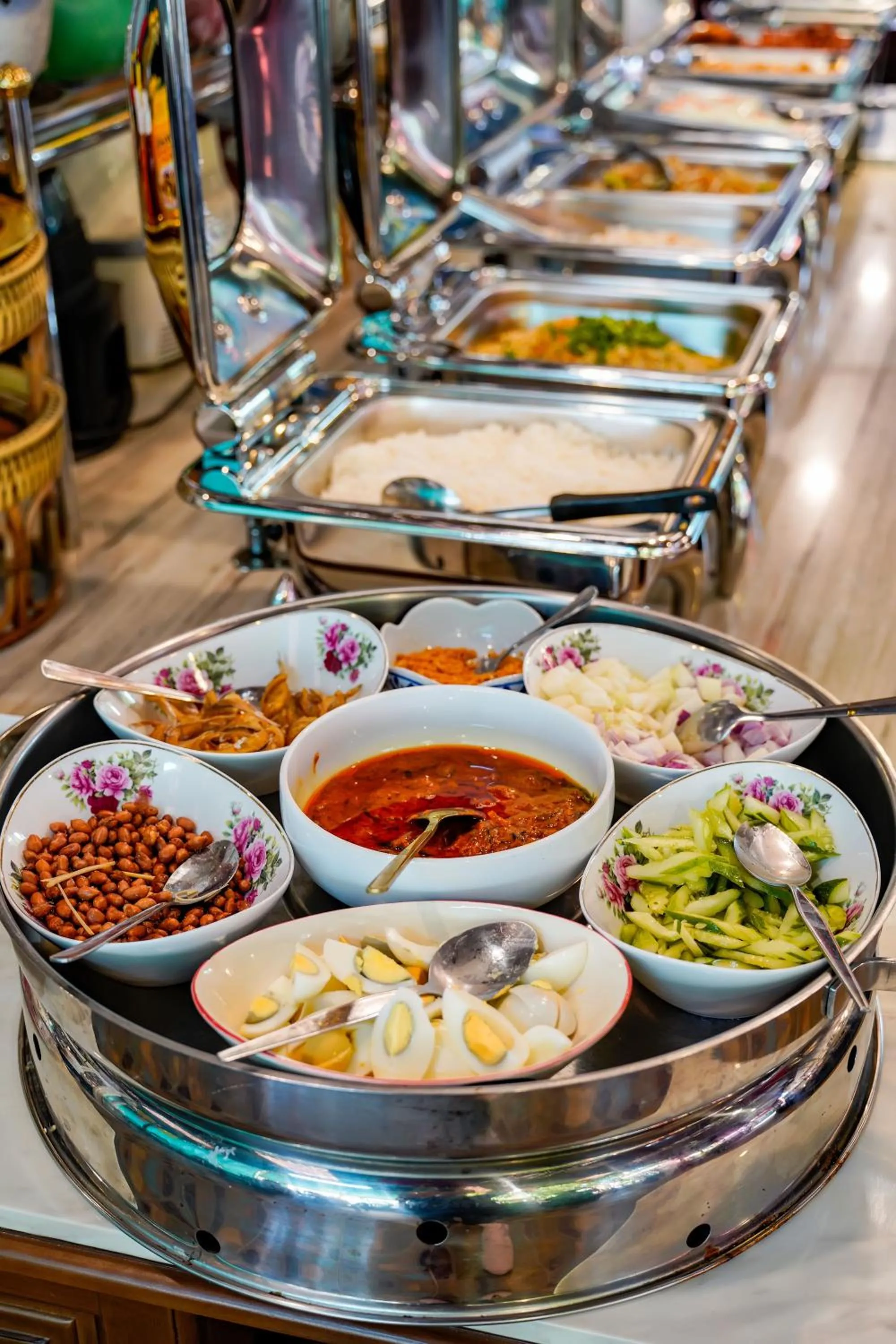 Food and drinks in Happy Garden Resort Betong