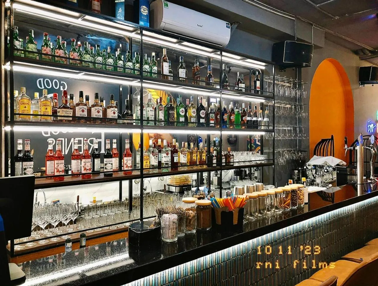 Nightclub / DJ in Awesome Hanoi Hostel