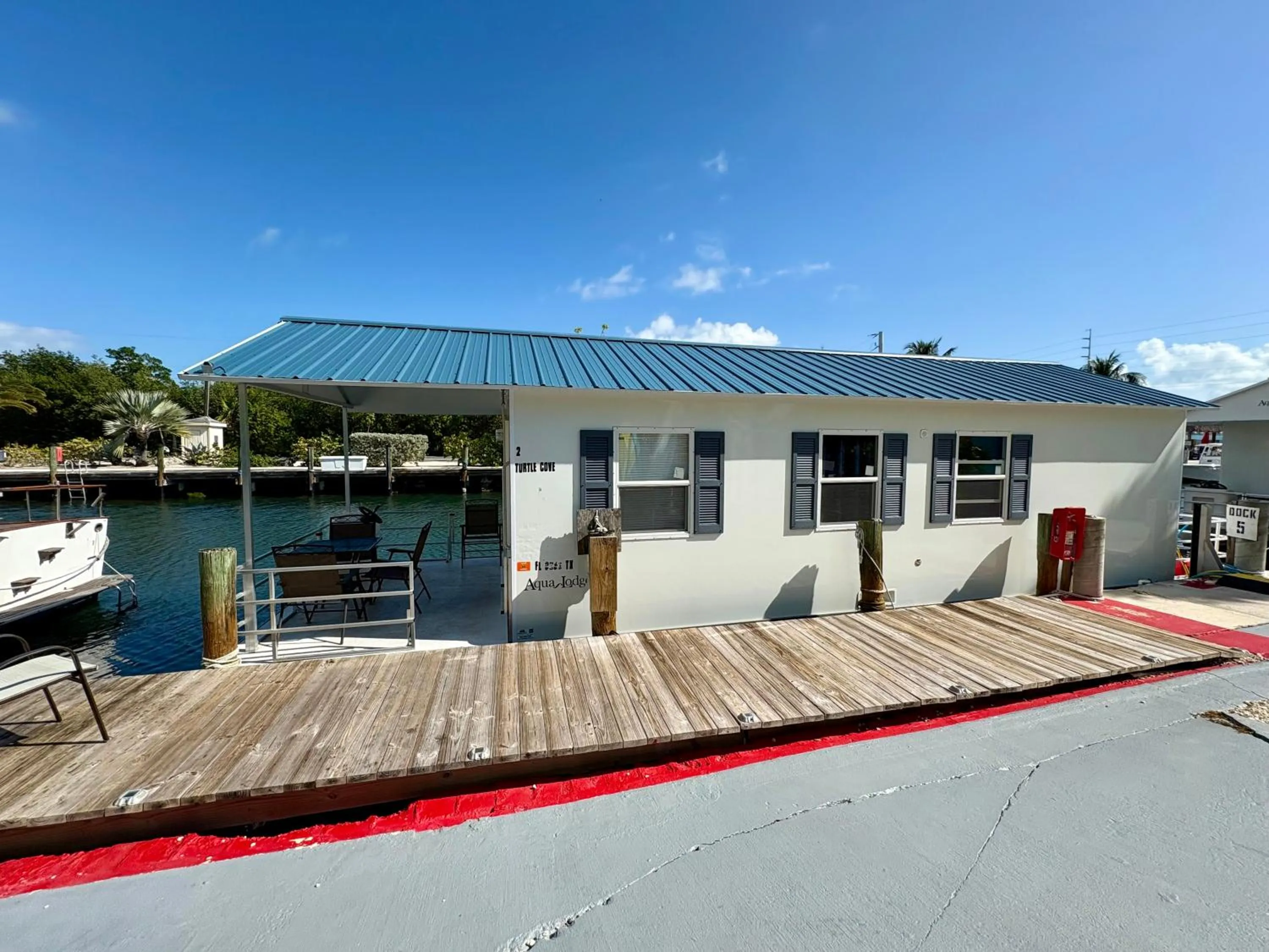 Captain Pip's Marina & Hideaway