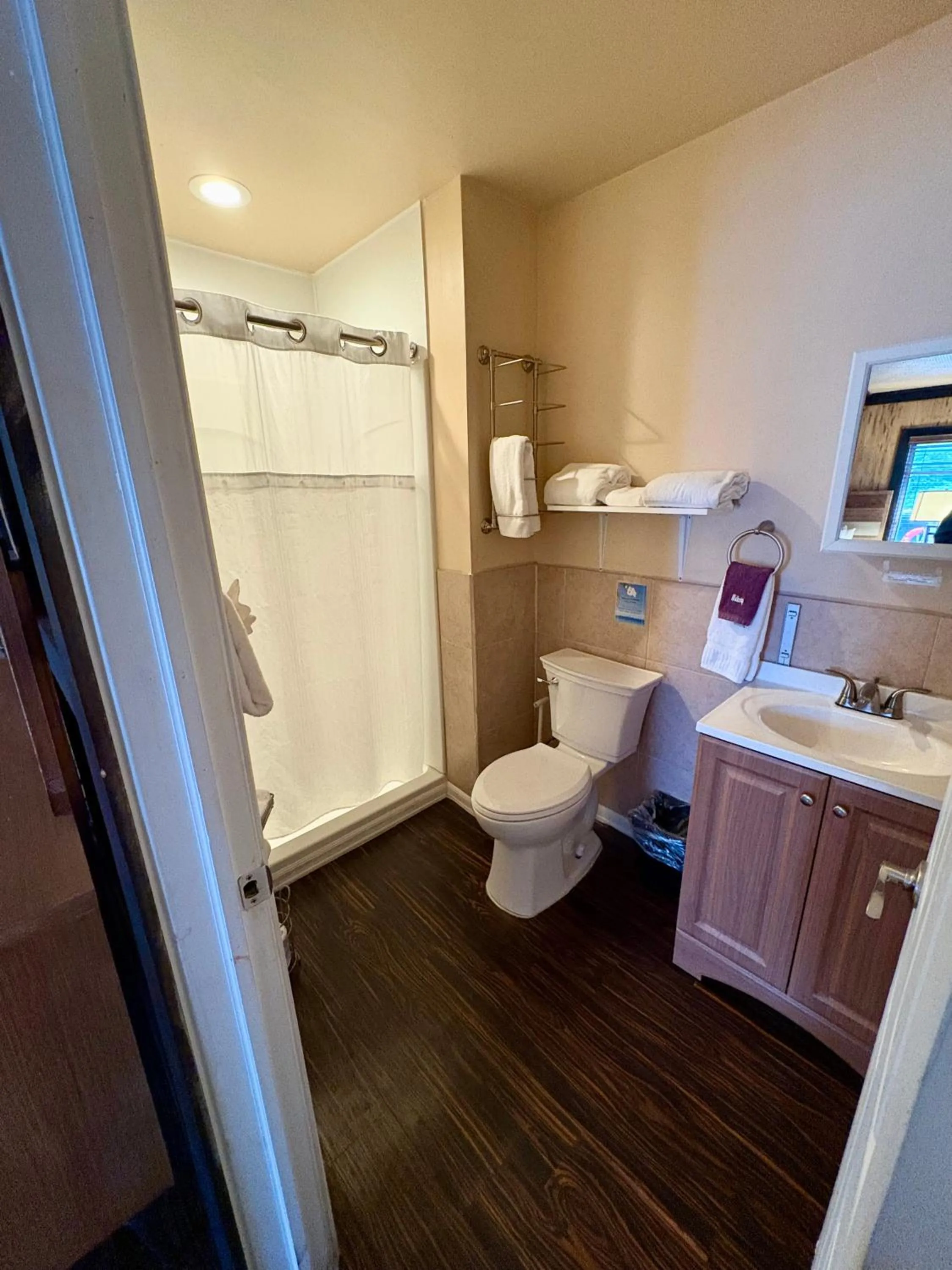 Captain Pip's Marina & Hideaway