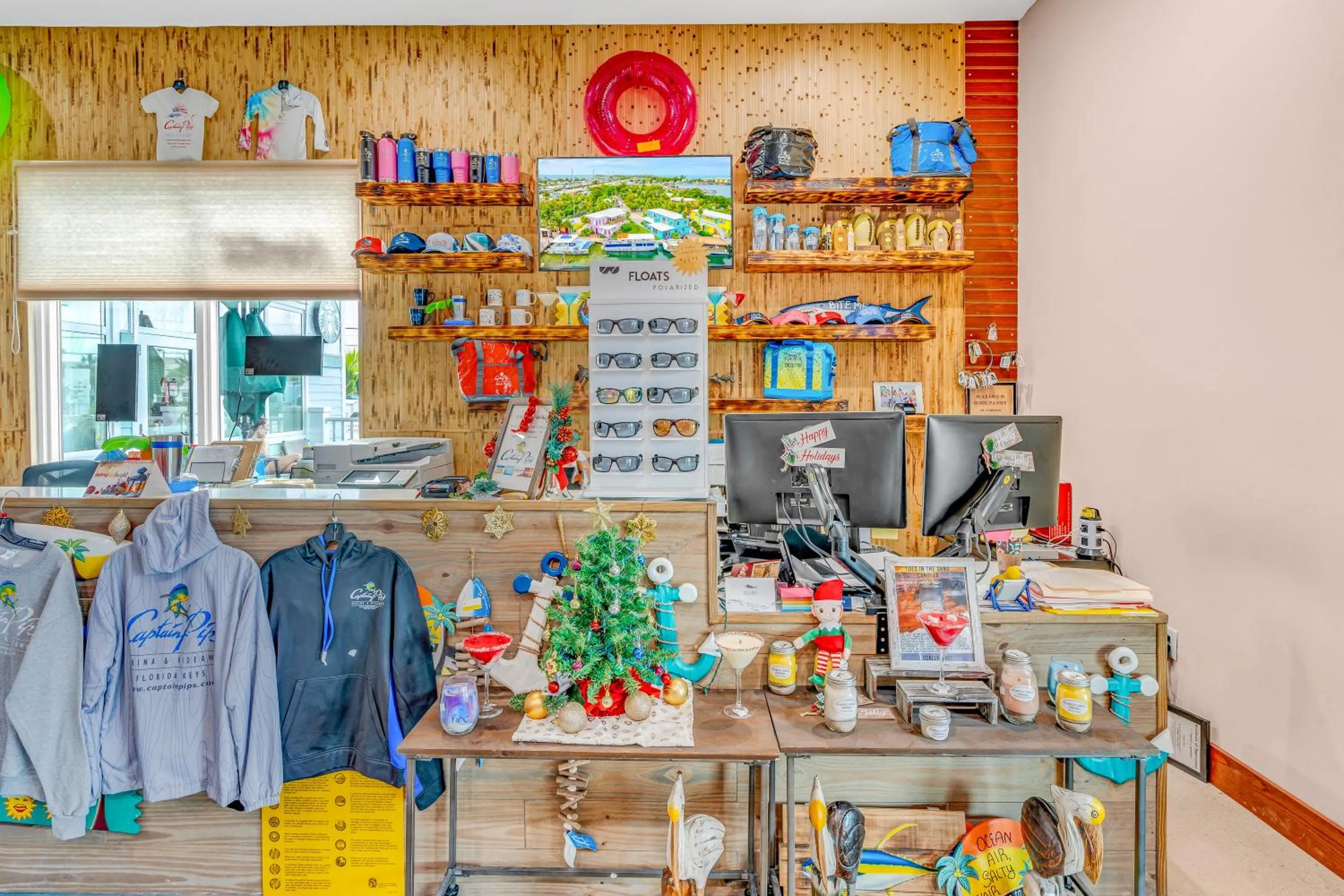 Captain Pip's Marina & Hideaway