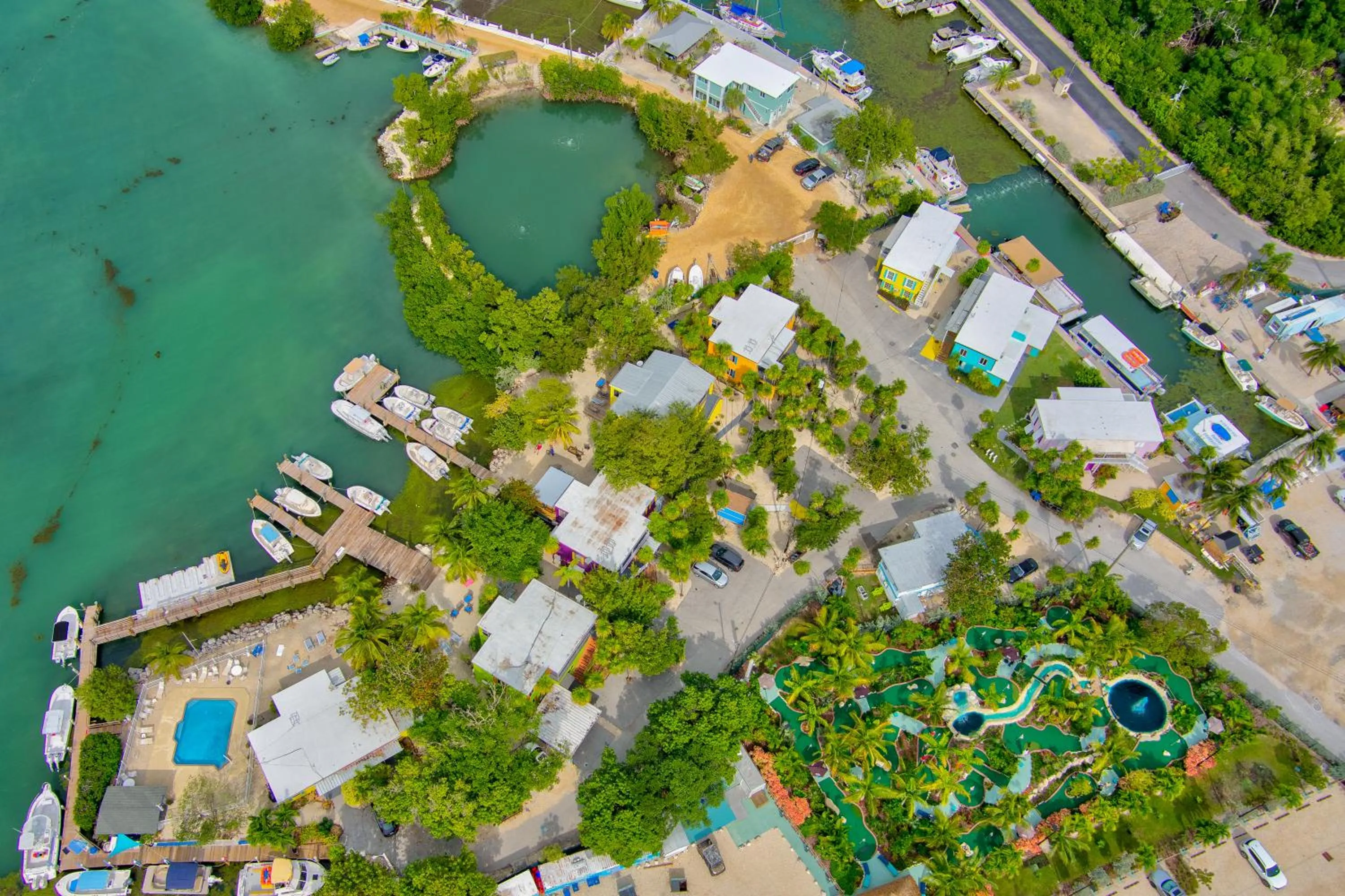 Captain Pip's Marina & Hideaway