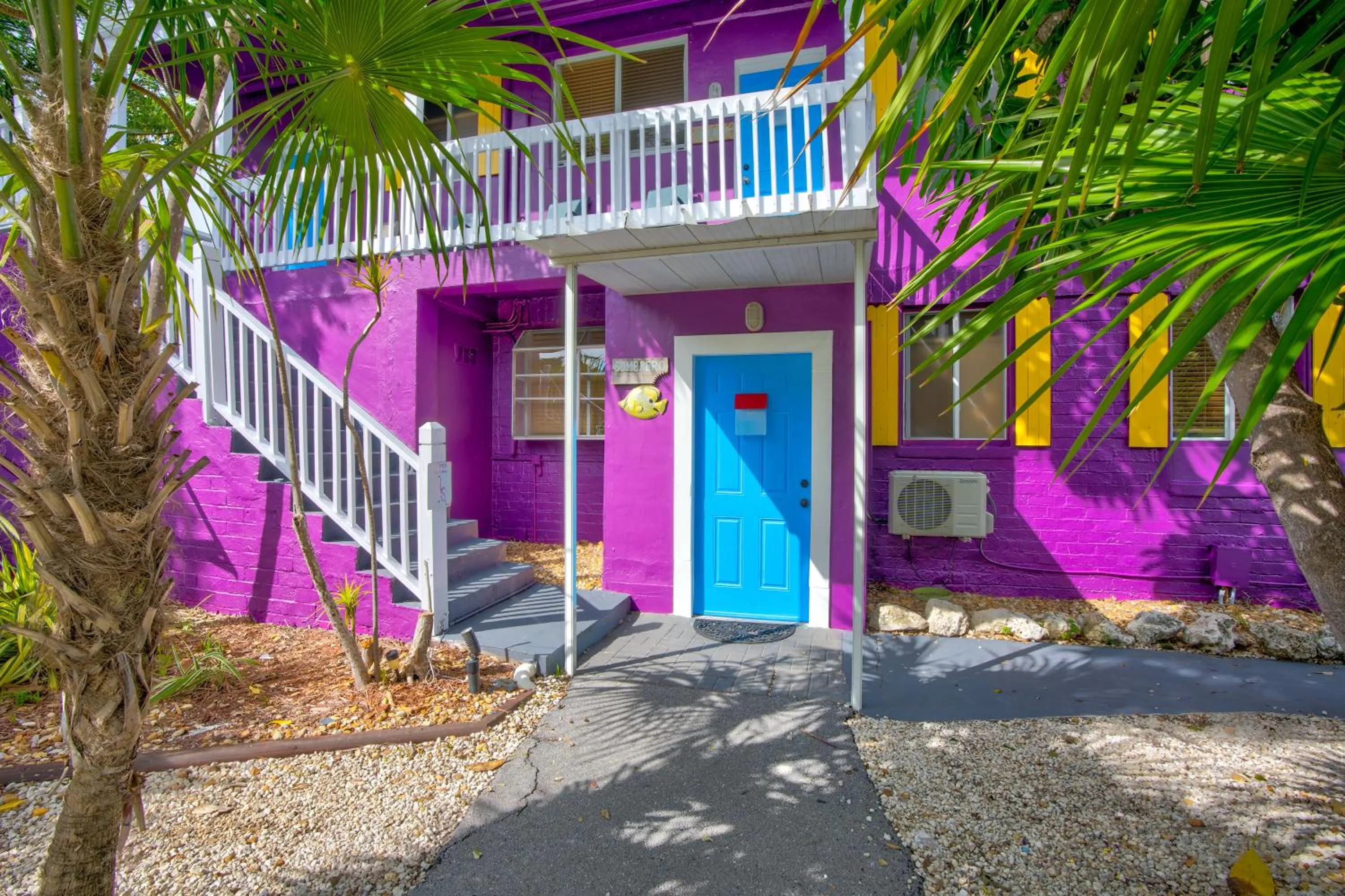 Captain Pip's Marina & Hideaway