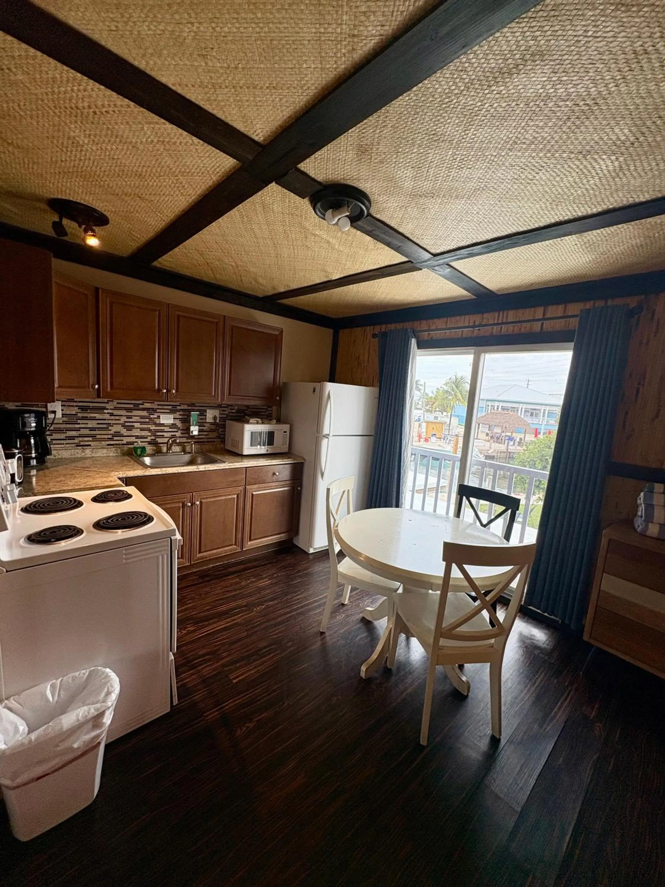 Captain Pip's Marina & Hideaway