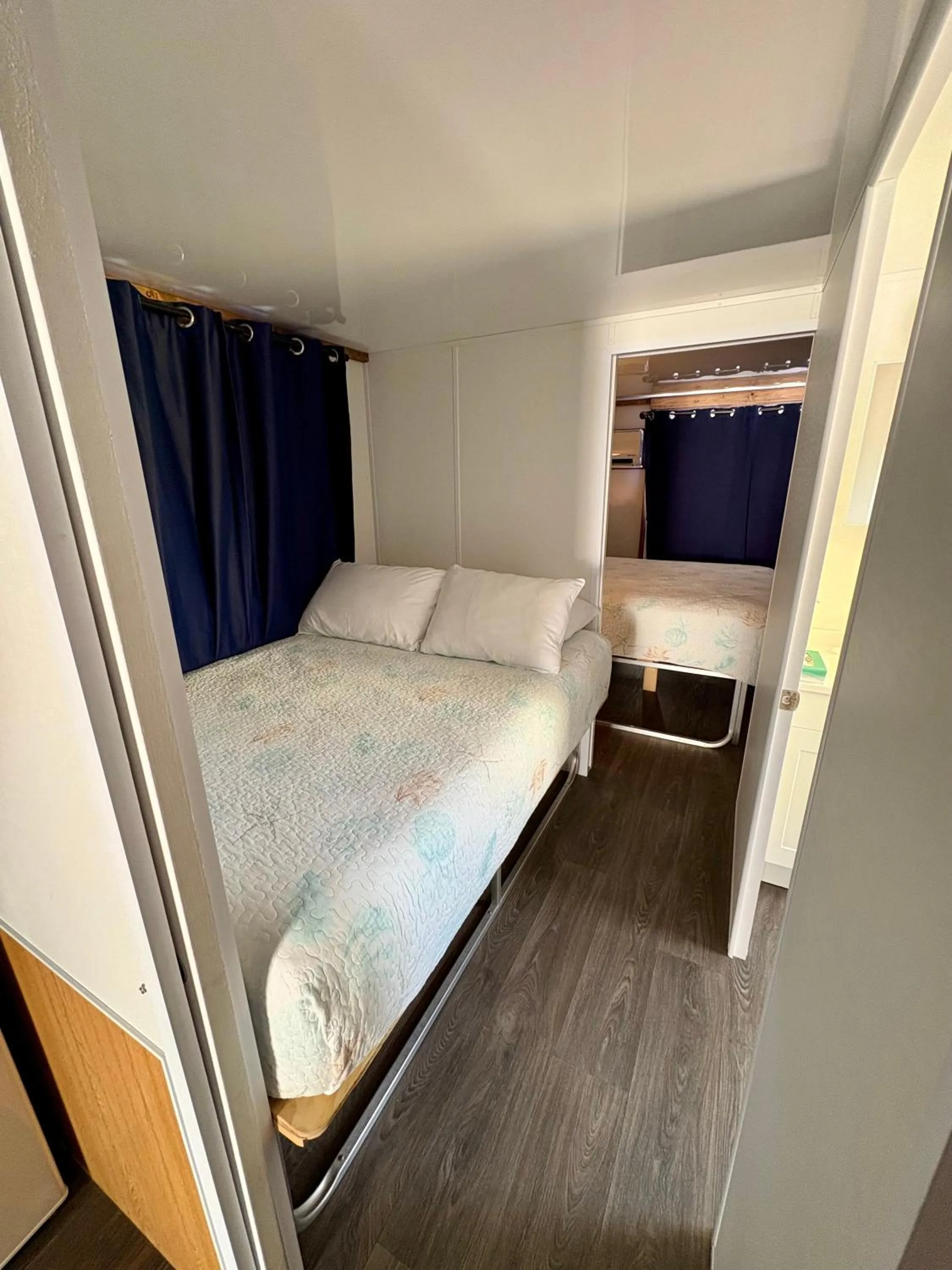Bedroom, Bed in Captain Pip's Marina & Hideaway