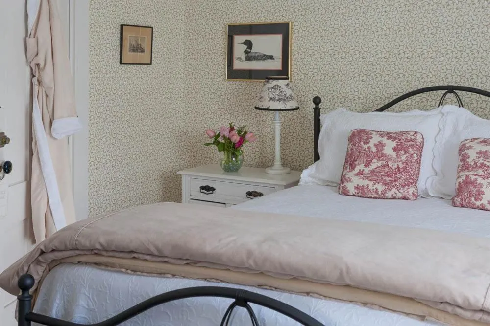 Bedroom, Bed in Dockside Guest Quarters