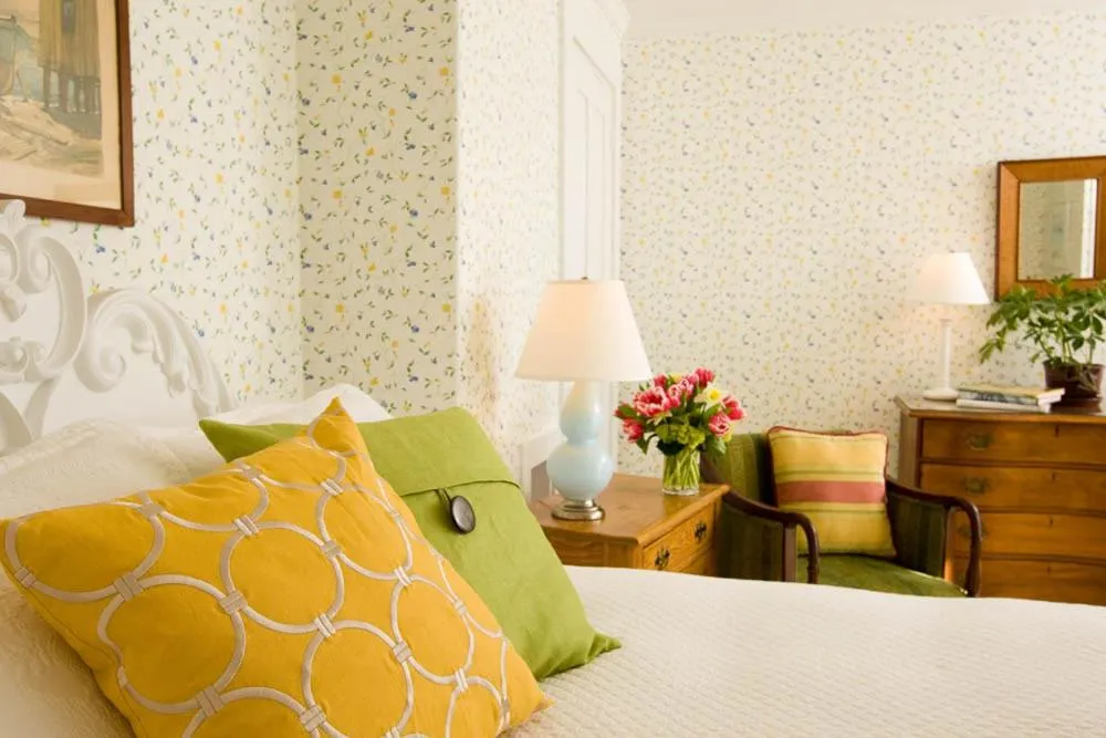 Bedroom, Bed in Dockside Guest Quarters