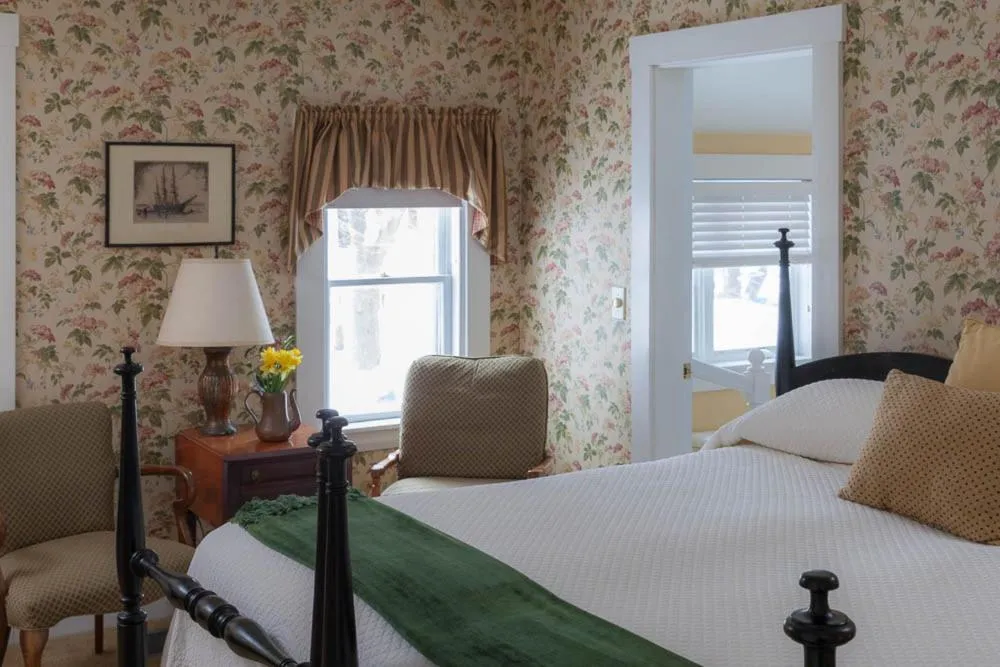 Bedroom, Bed in Dockside Guest Quarters