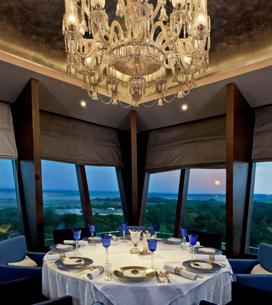 Restaurant/places to eat in The Golkonda Resort and Spa