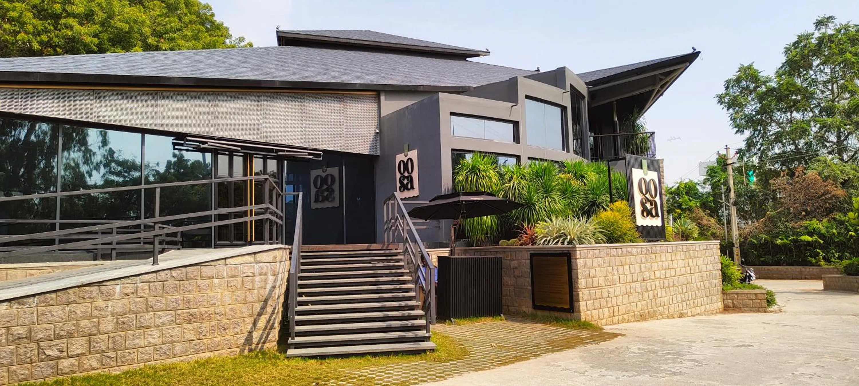 Restaurant/places to eat in The Golkonda Resort and Spa