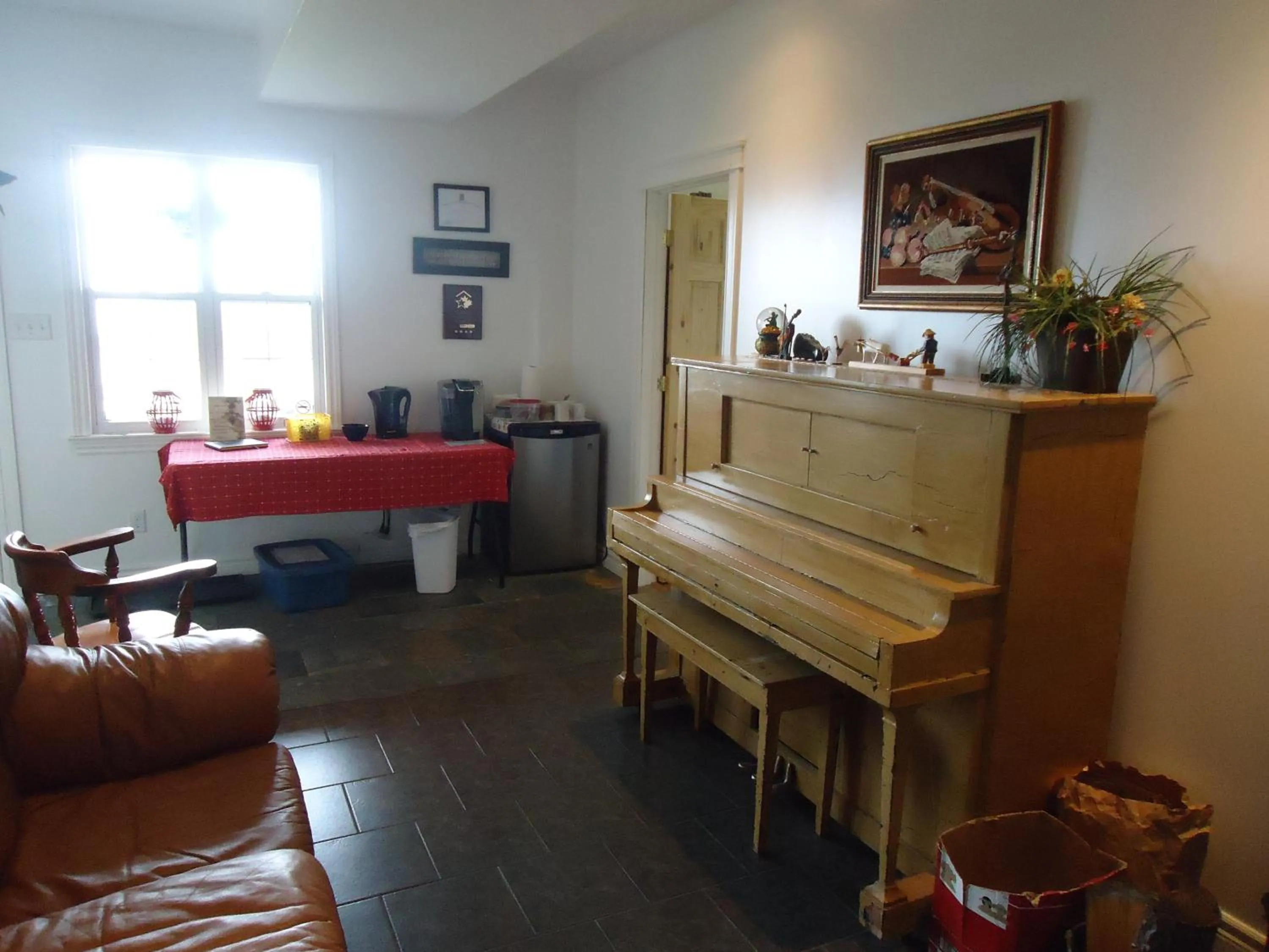 Coffee/tea facilities in The Fiddle and the Sea Bed and Breakfast