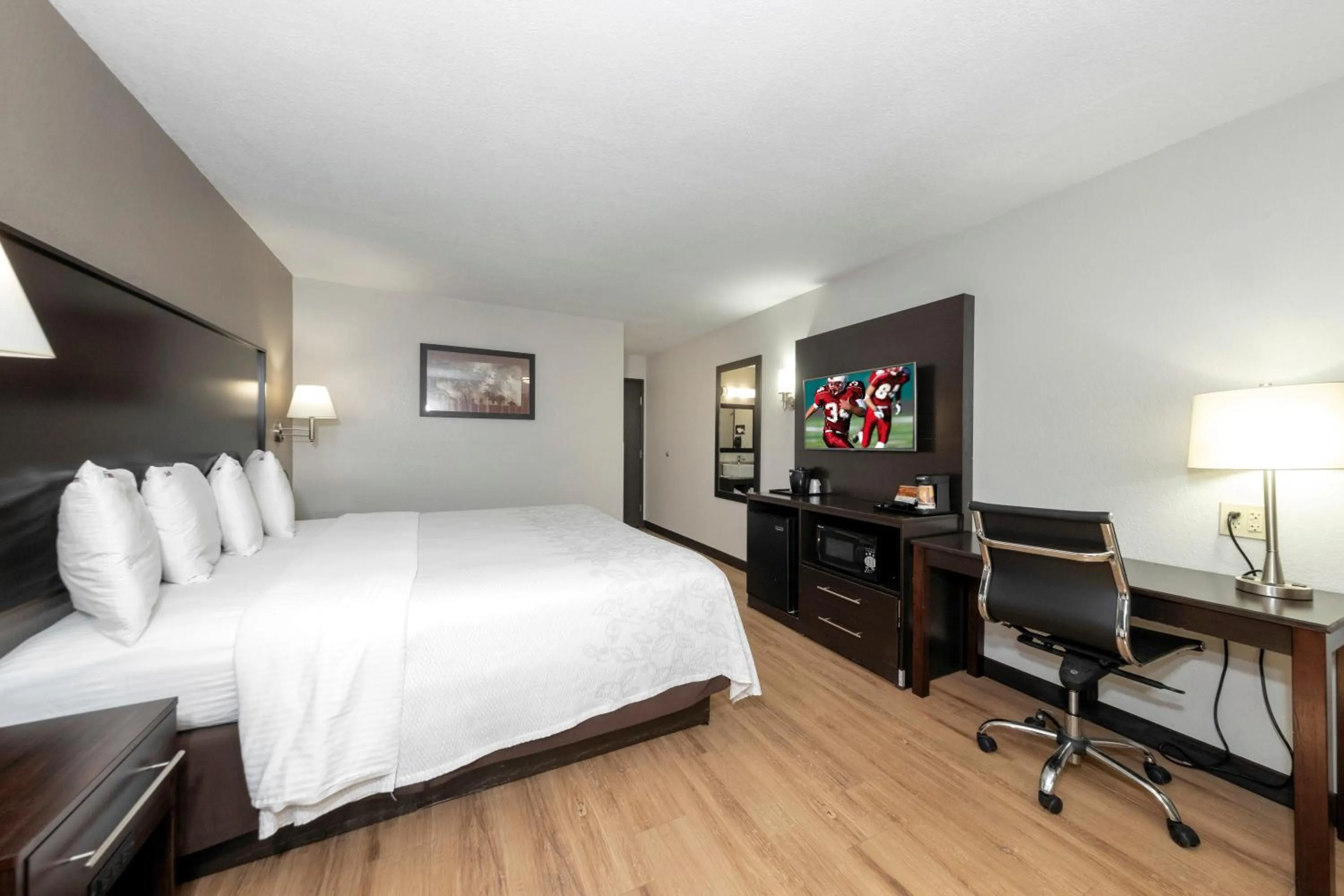 Photo of the whole room in Red Roof Inn PLUS+ Huntsville