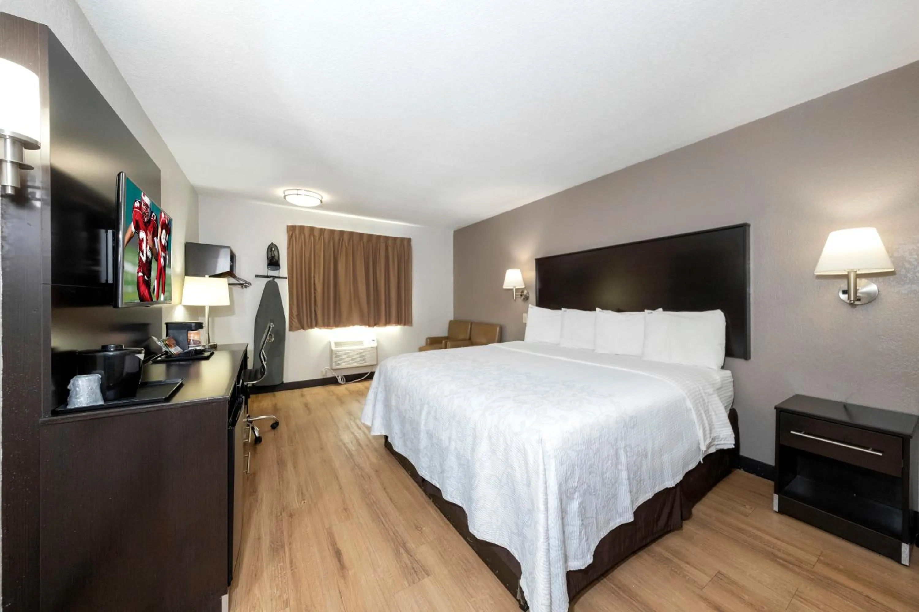 Photo of the whole room in Red Roof Inn PLUS+ Huntsville