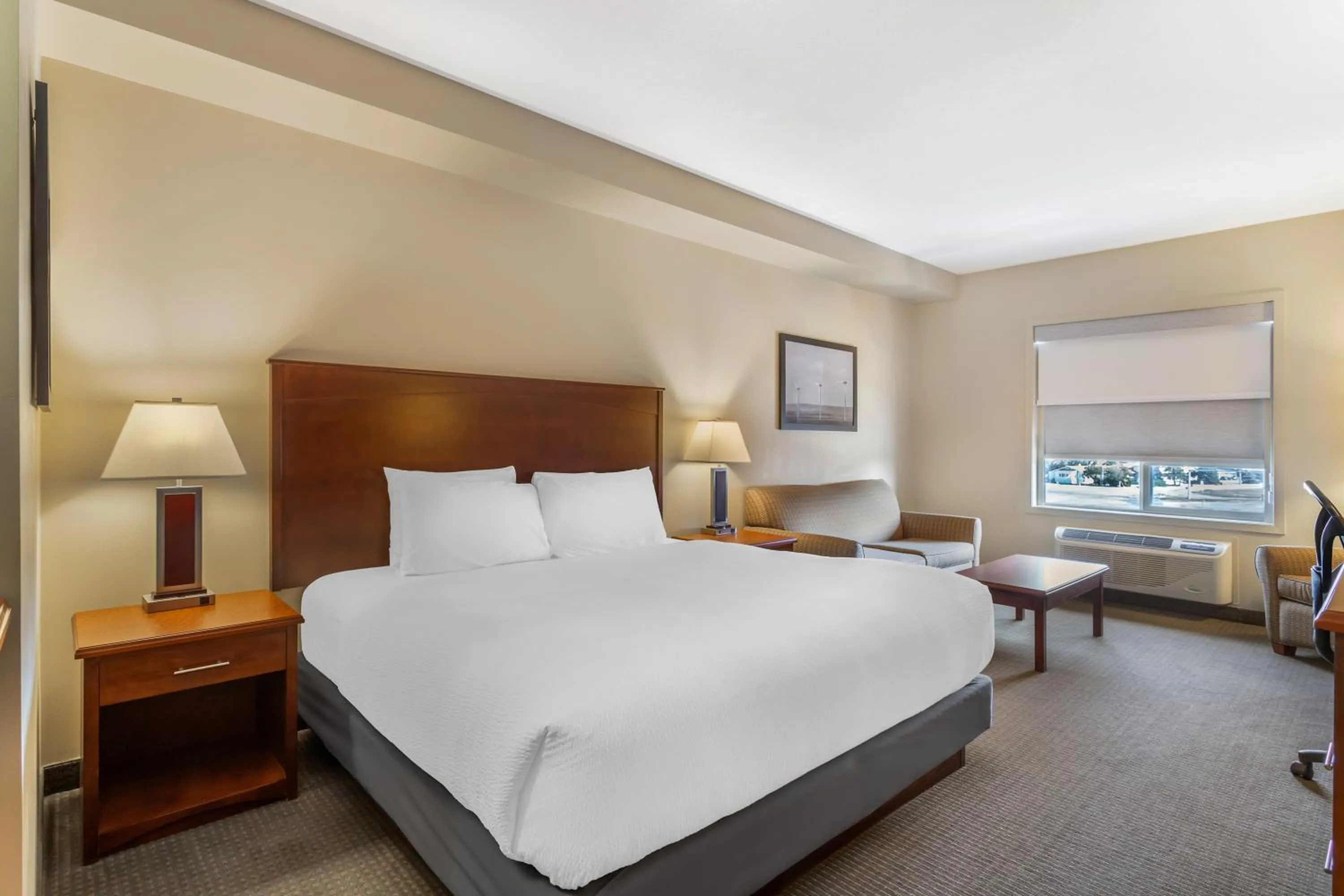 Bed in Best Western Plus Service Inn & Suites