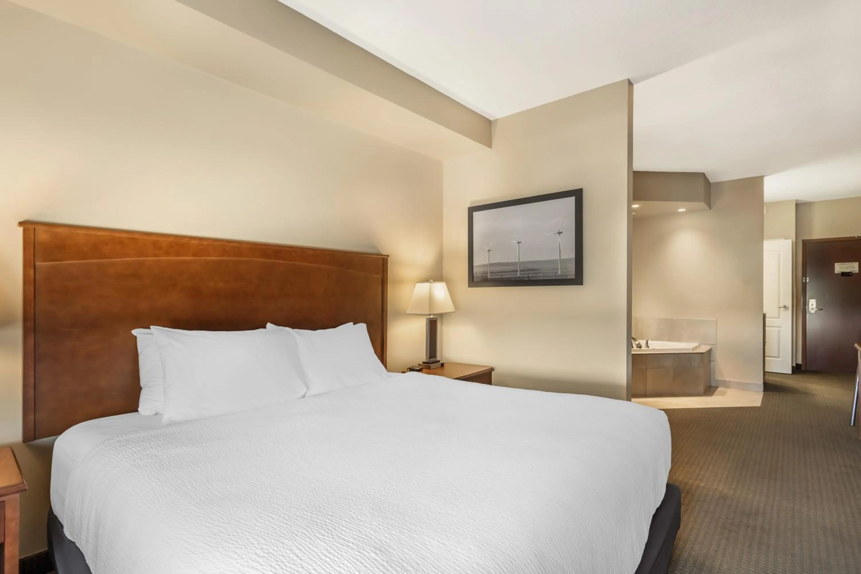 Bed in Best Western Plus Service Inn & Suites