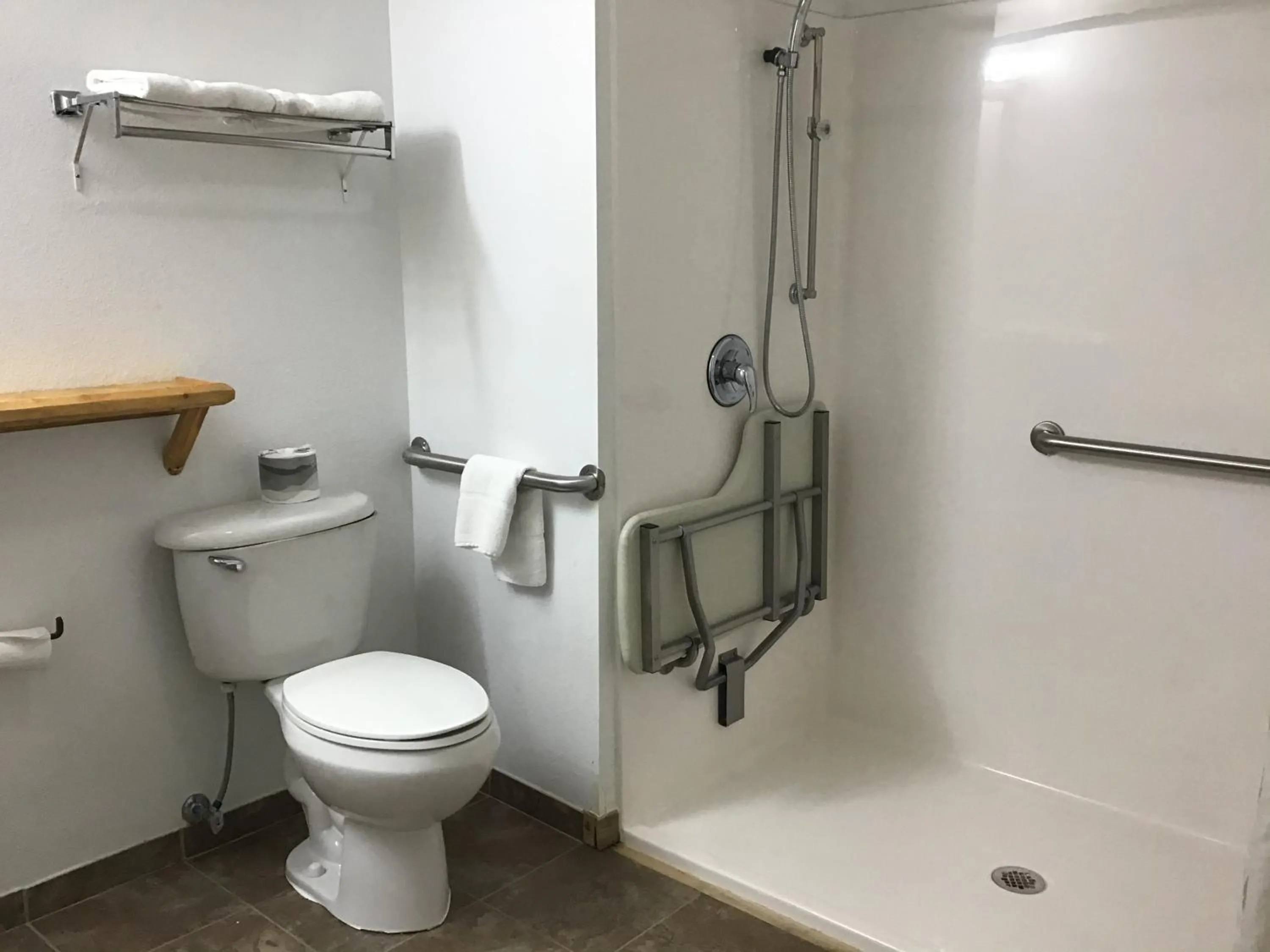 Bathroom in Super 8 by Wyndham Powell