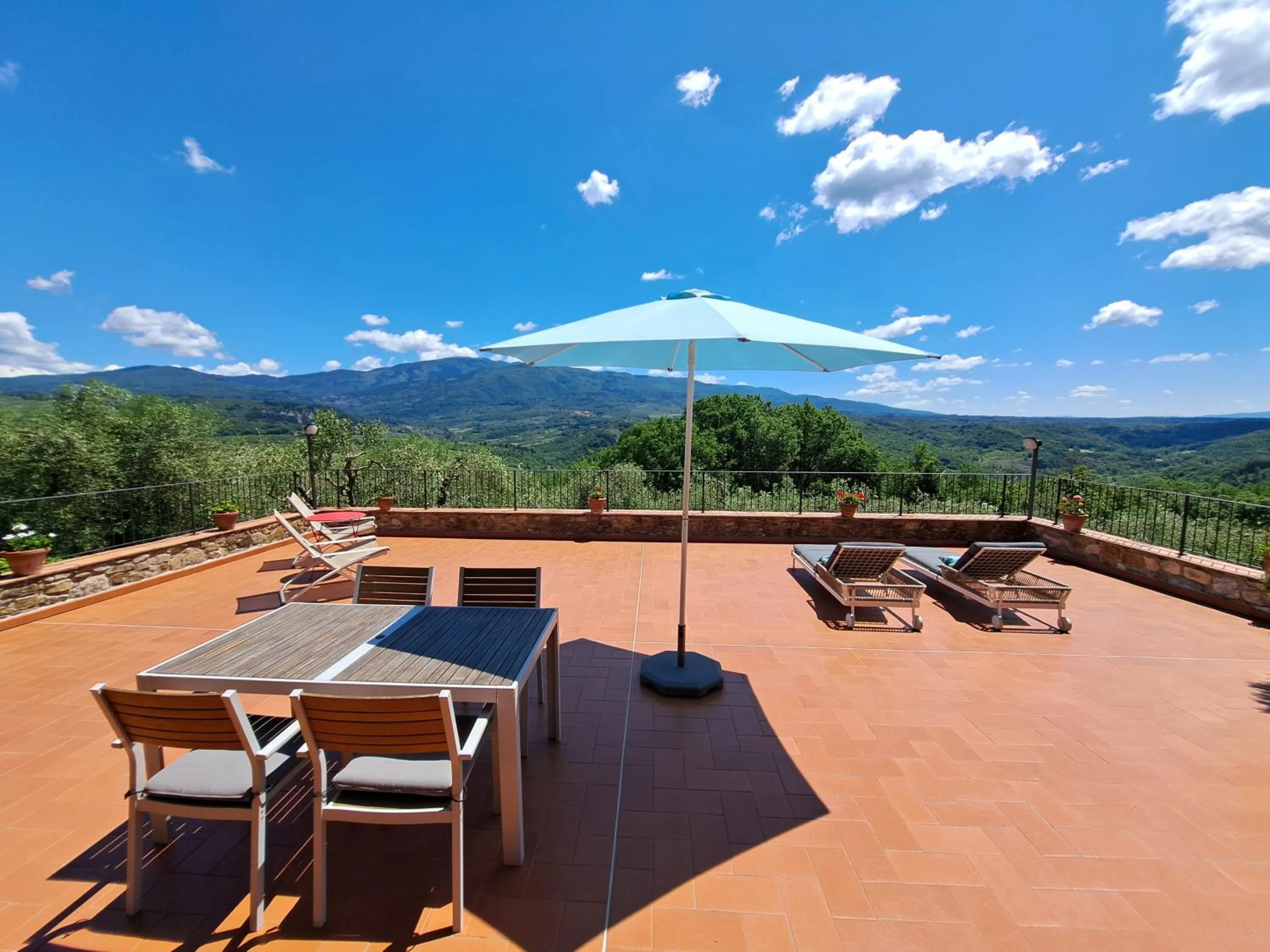 Balcony/Terrace in La Favilletta Casa Vacanze