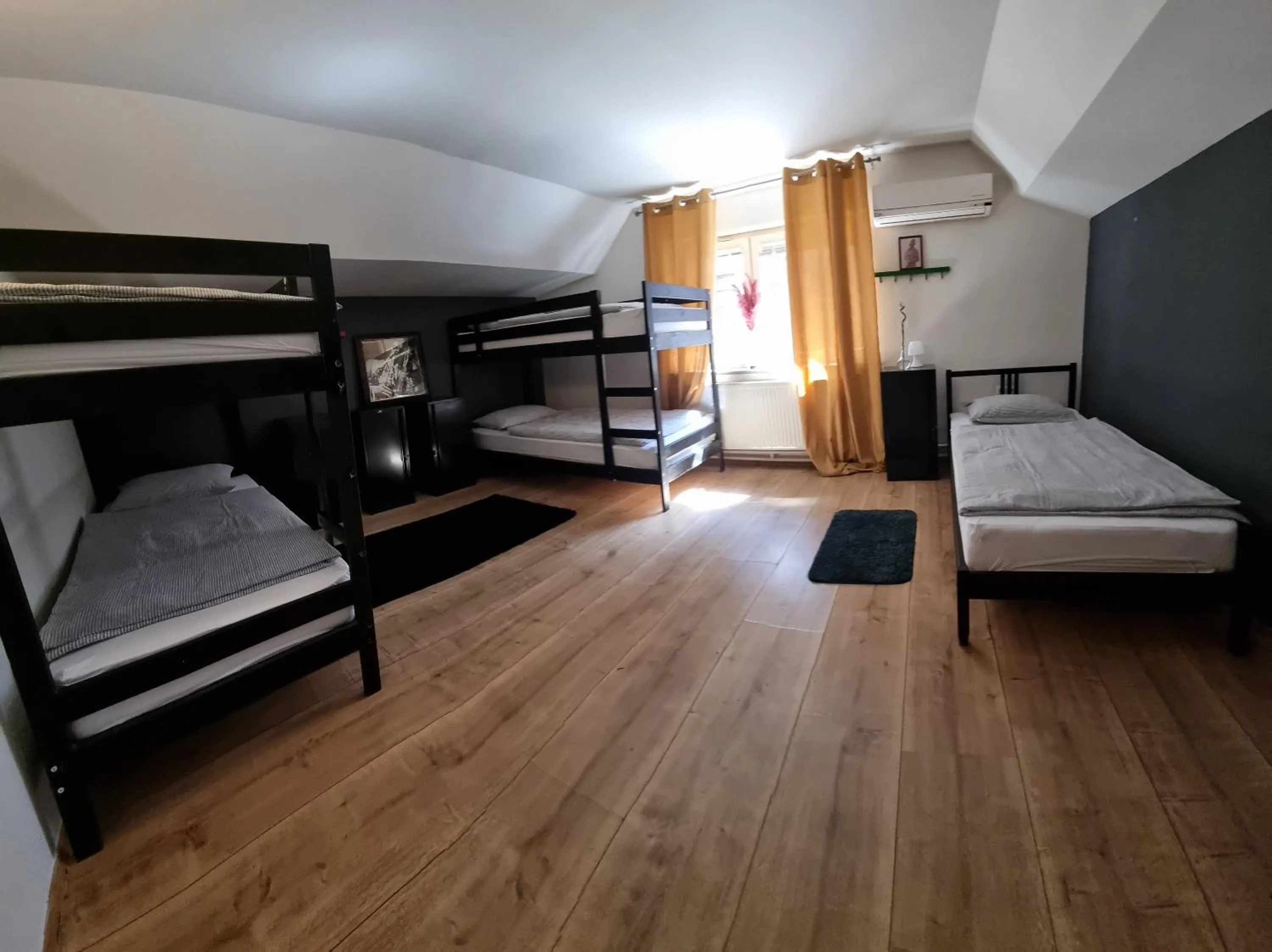 Bed in Sax Pub Hostel Ljubljana