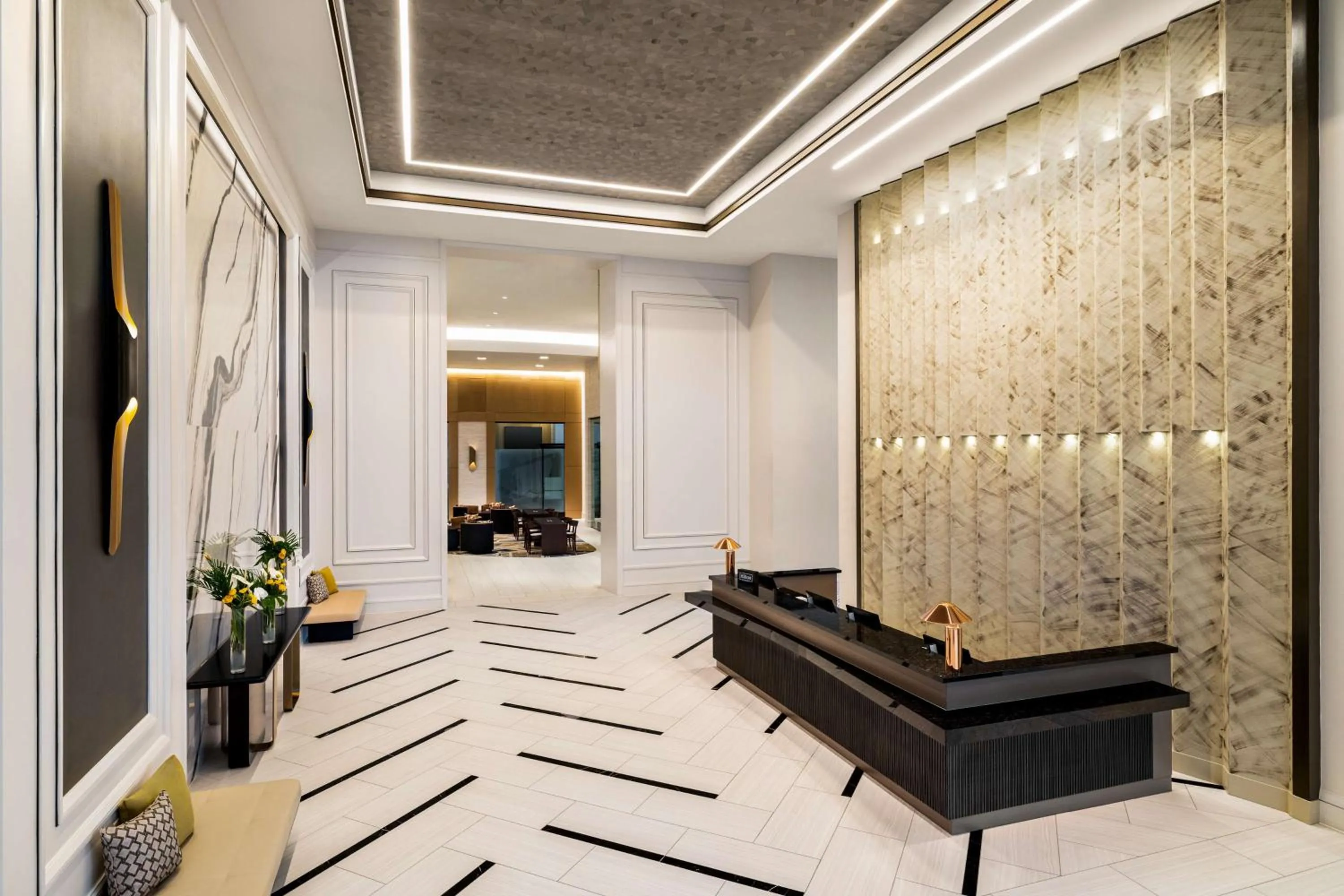 Lobby or reception in Hilton BNA Nashville Airport Terminal