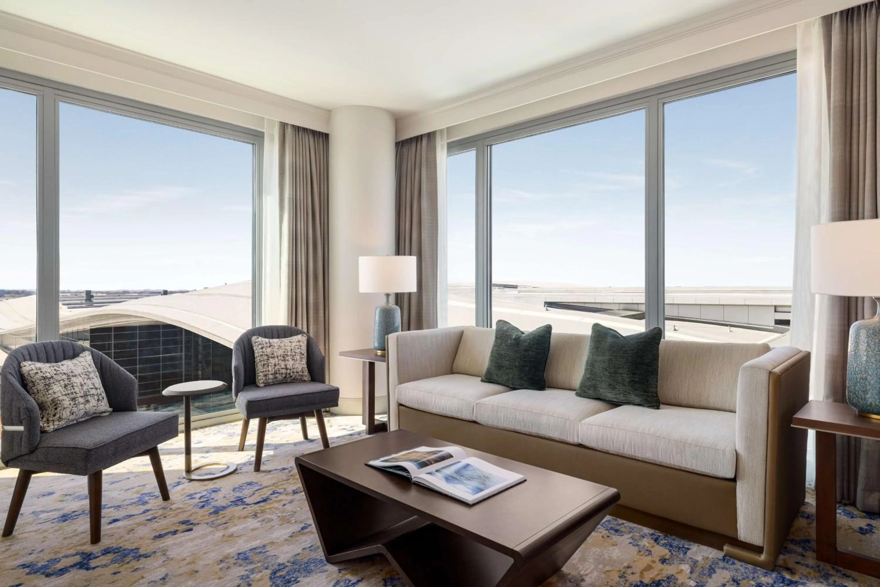 Living room in Hilton BNA Nashville Airport Terminal