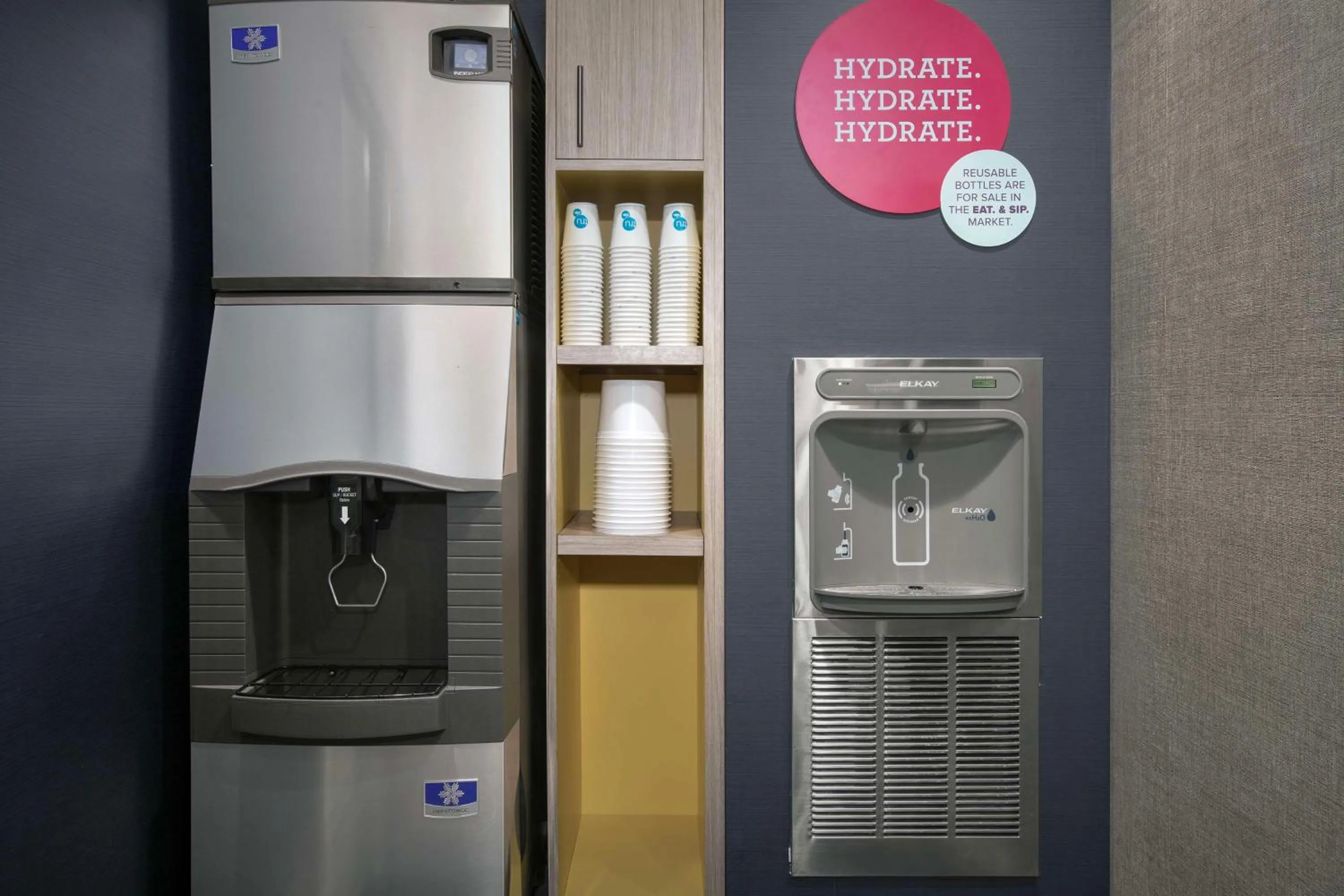 Dining area in Tru By Hilton Jackson, Tn