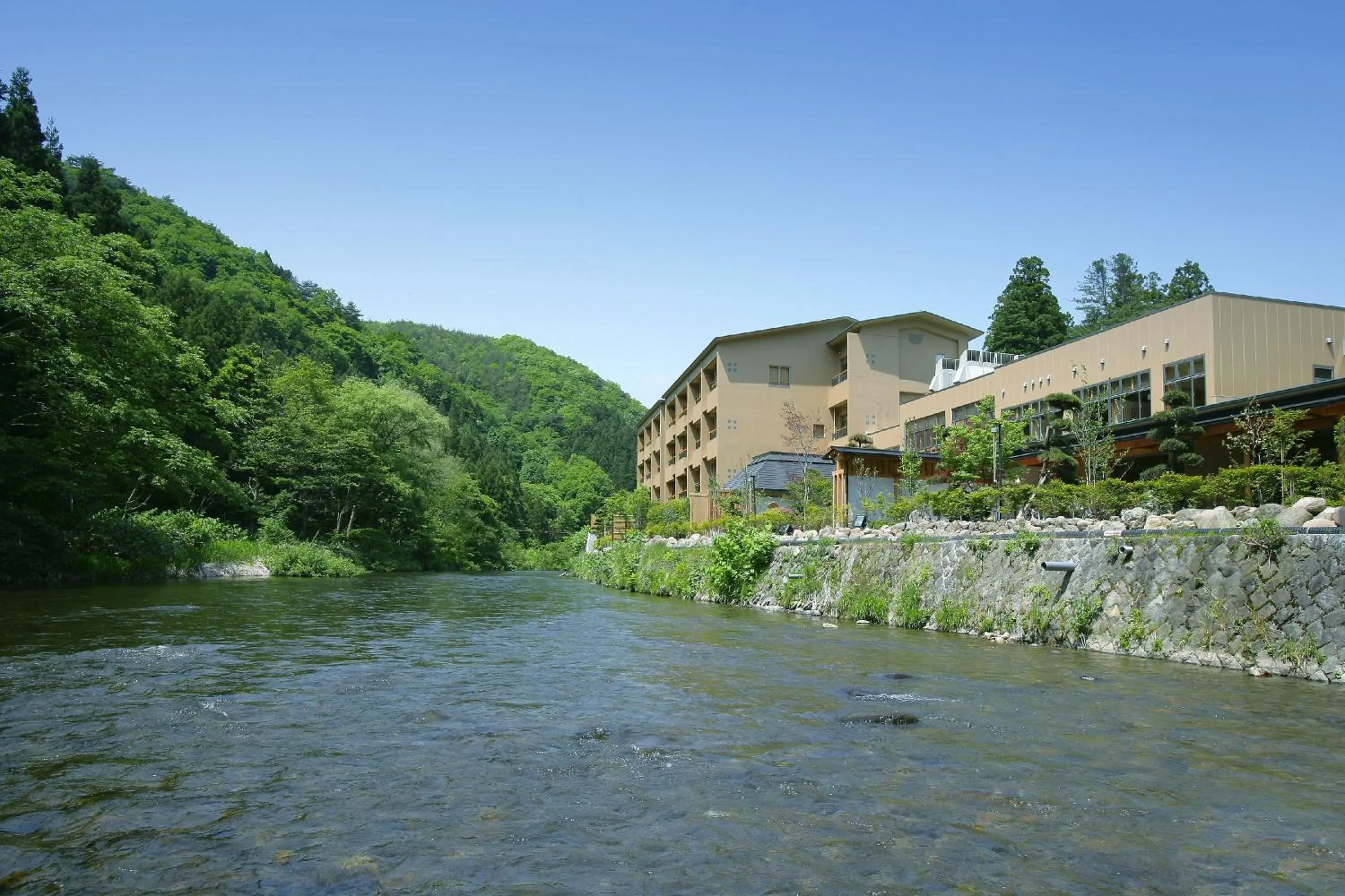 Facade/entrance, Property Building in Ryokan Yusen Shidate