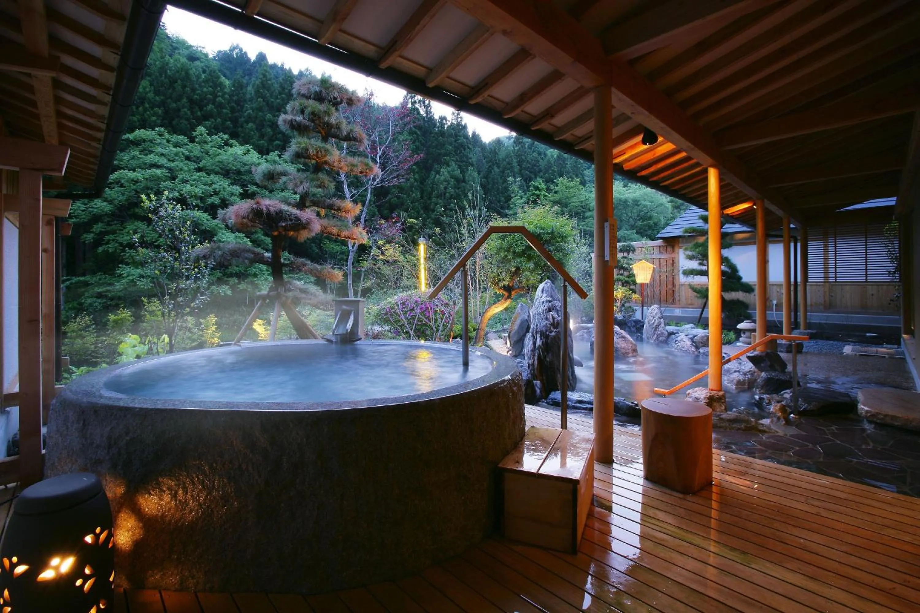 Hot Spring Bath in Ryokan Yusen Shidate
