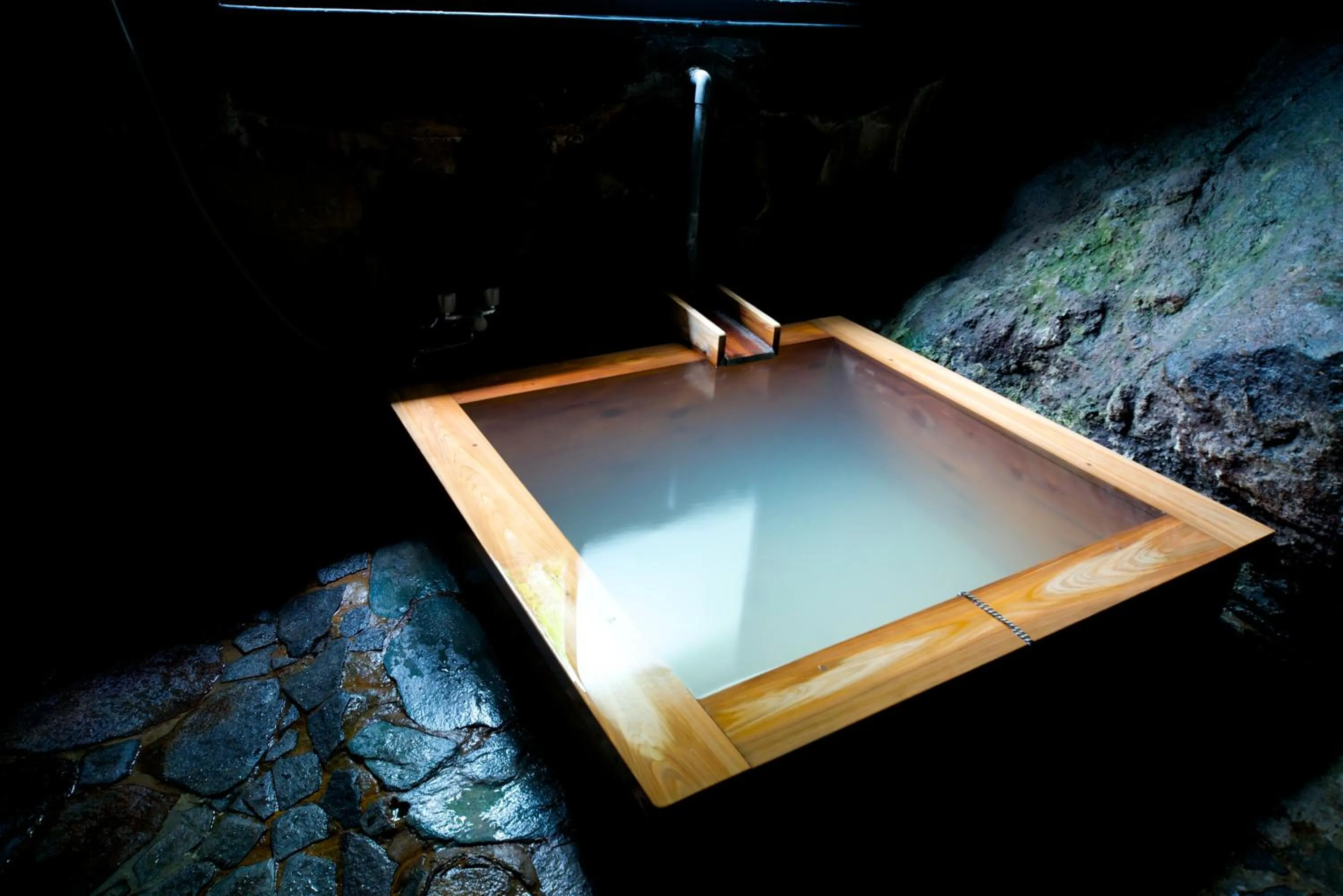 Hot Spring Bath in Onsen Guesthouse HAKONE TENT
