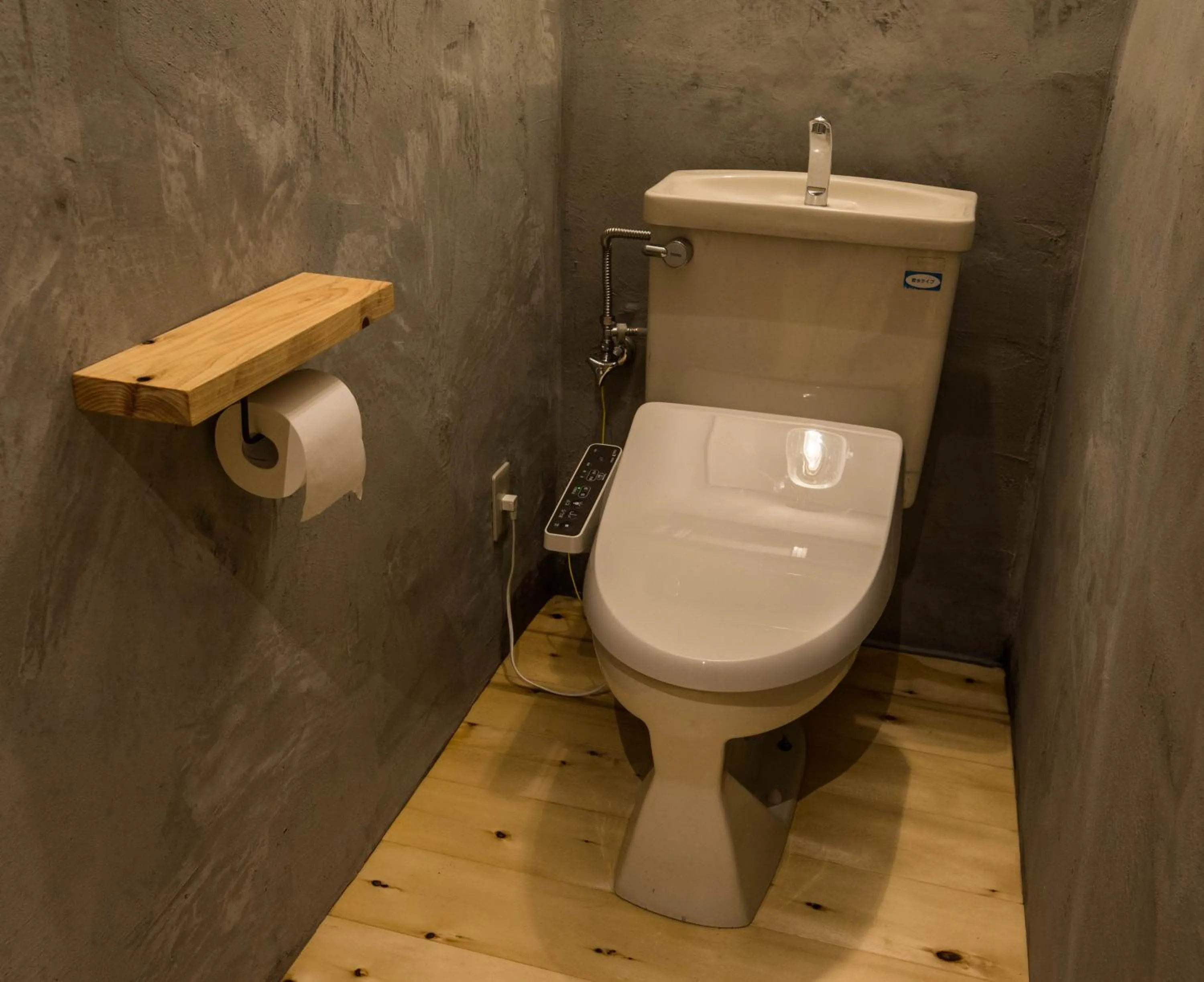 Toilet in Onsen Guesthouse HAKONE TENT