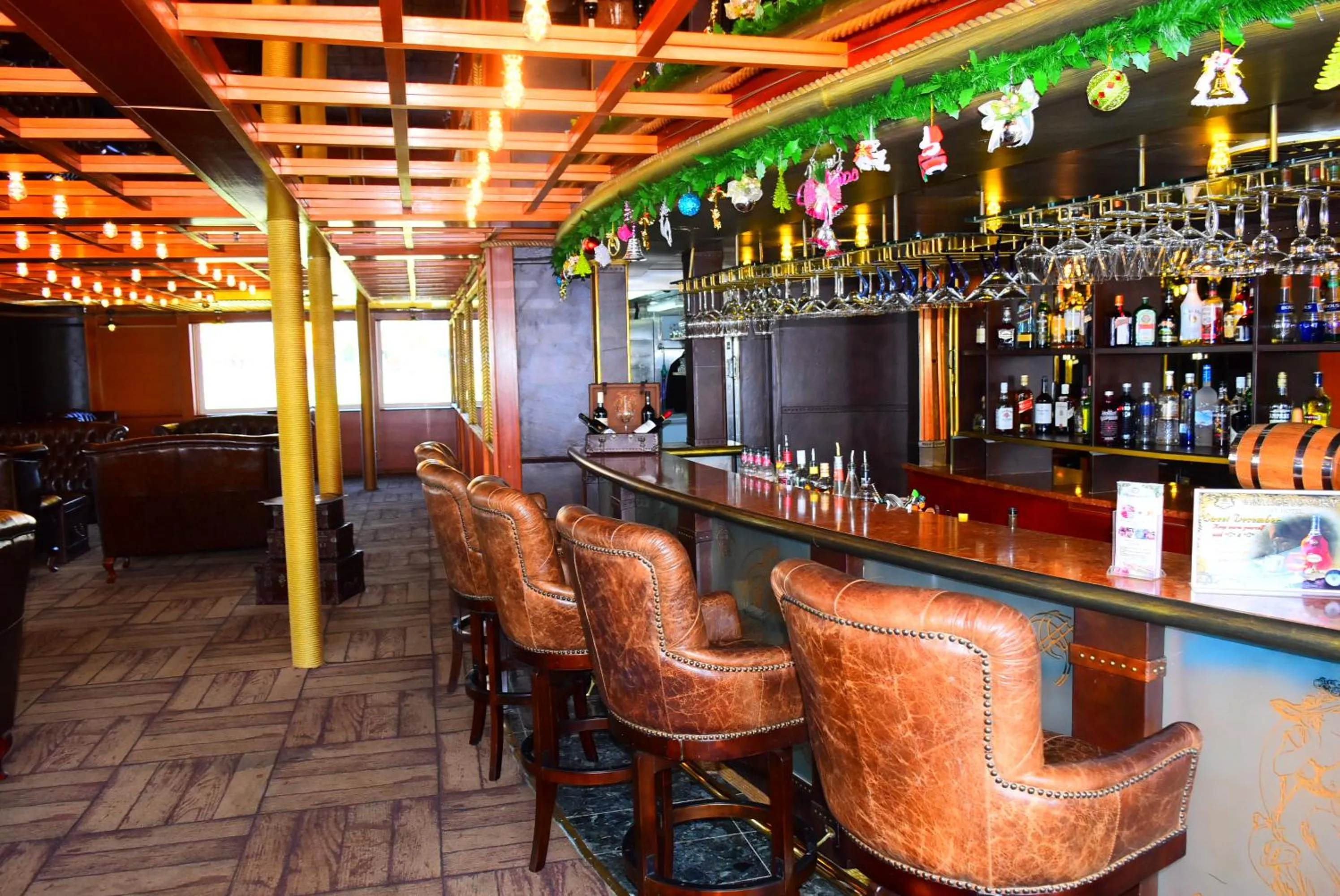 Lounge or bar in Vintage Luxury Yacht Hotel