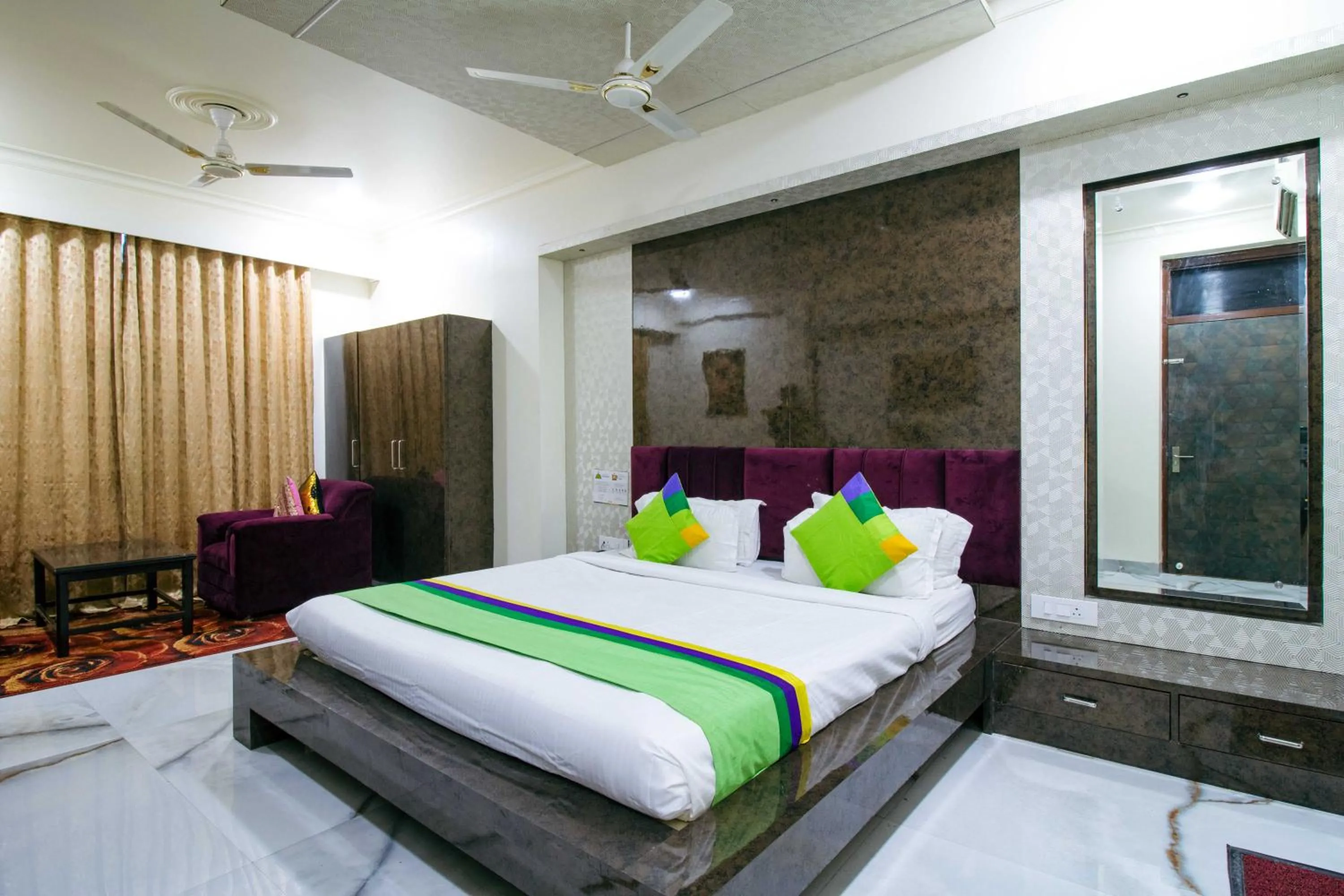 Bedroom, Bed in Hotel Rockland & Restaurant