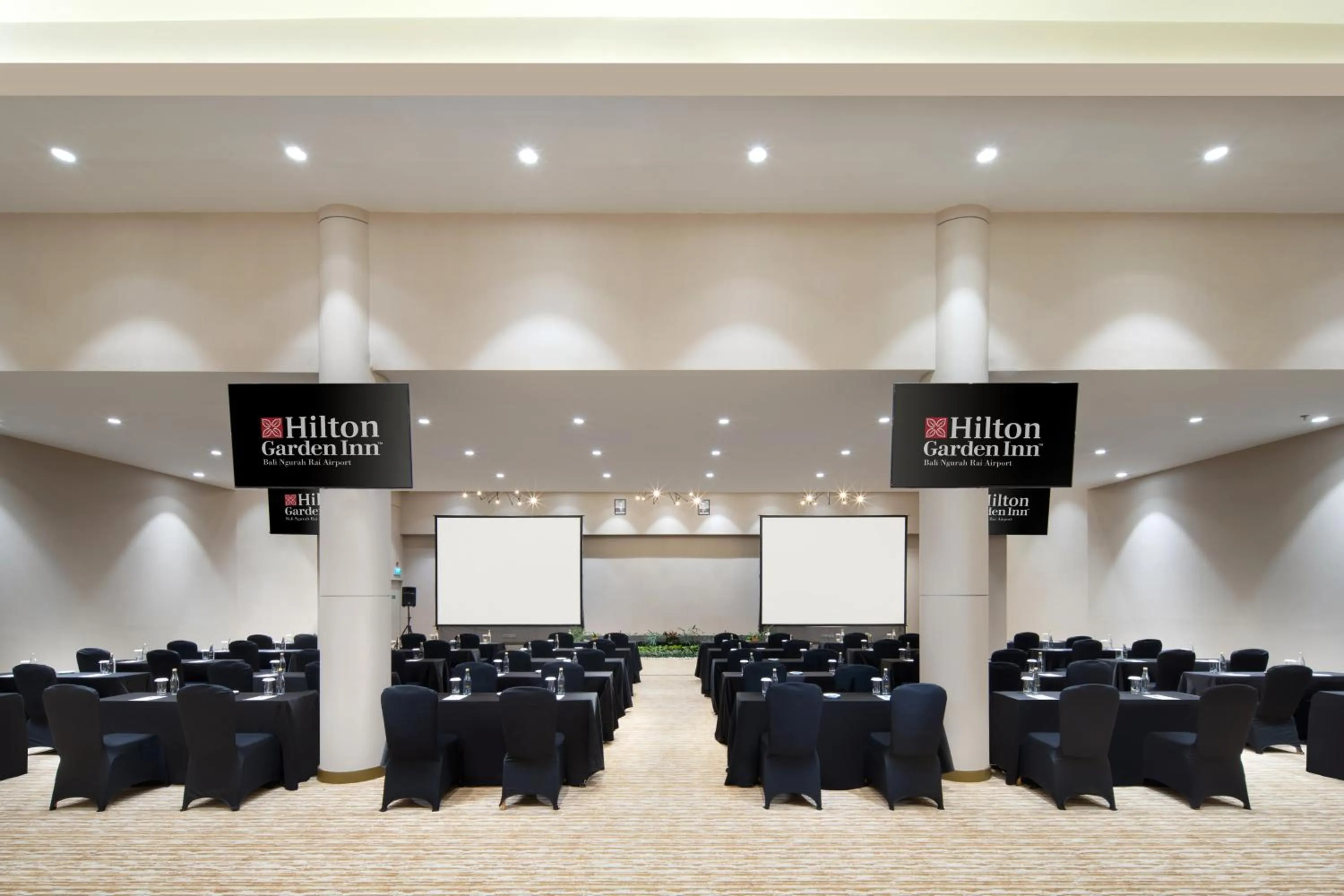 Meeting/conference room in Hilton Garden Inn Bali Ngurah Rai Airport