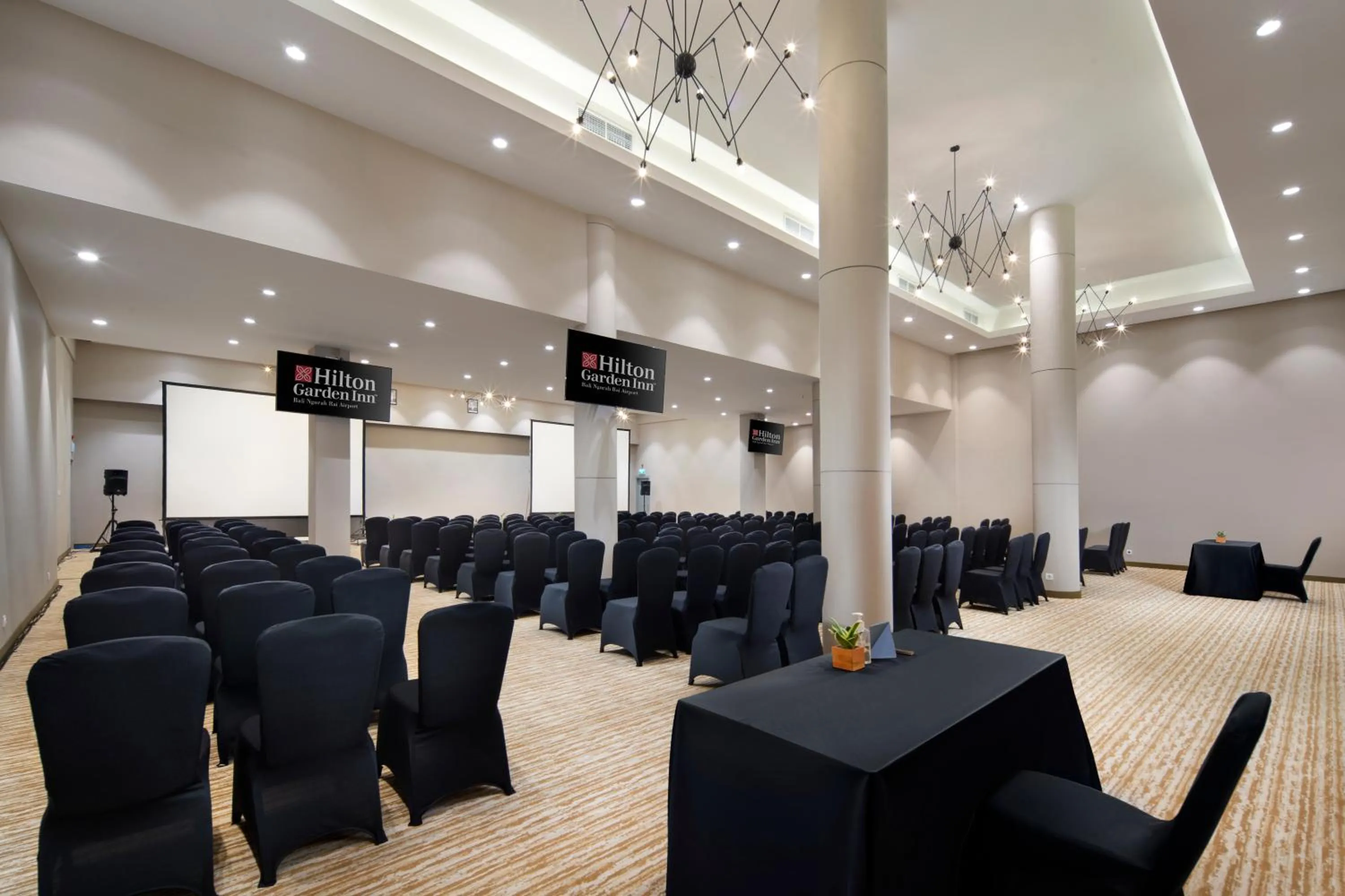 Meeting/conference room in Hilton Garden Inn Bali Ngurah Rai Airport