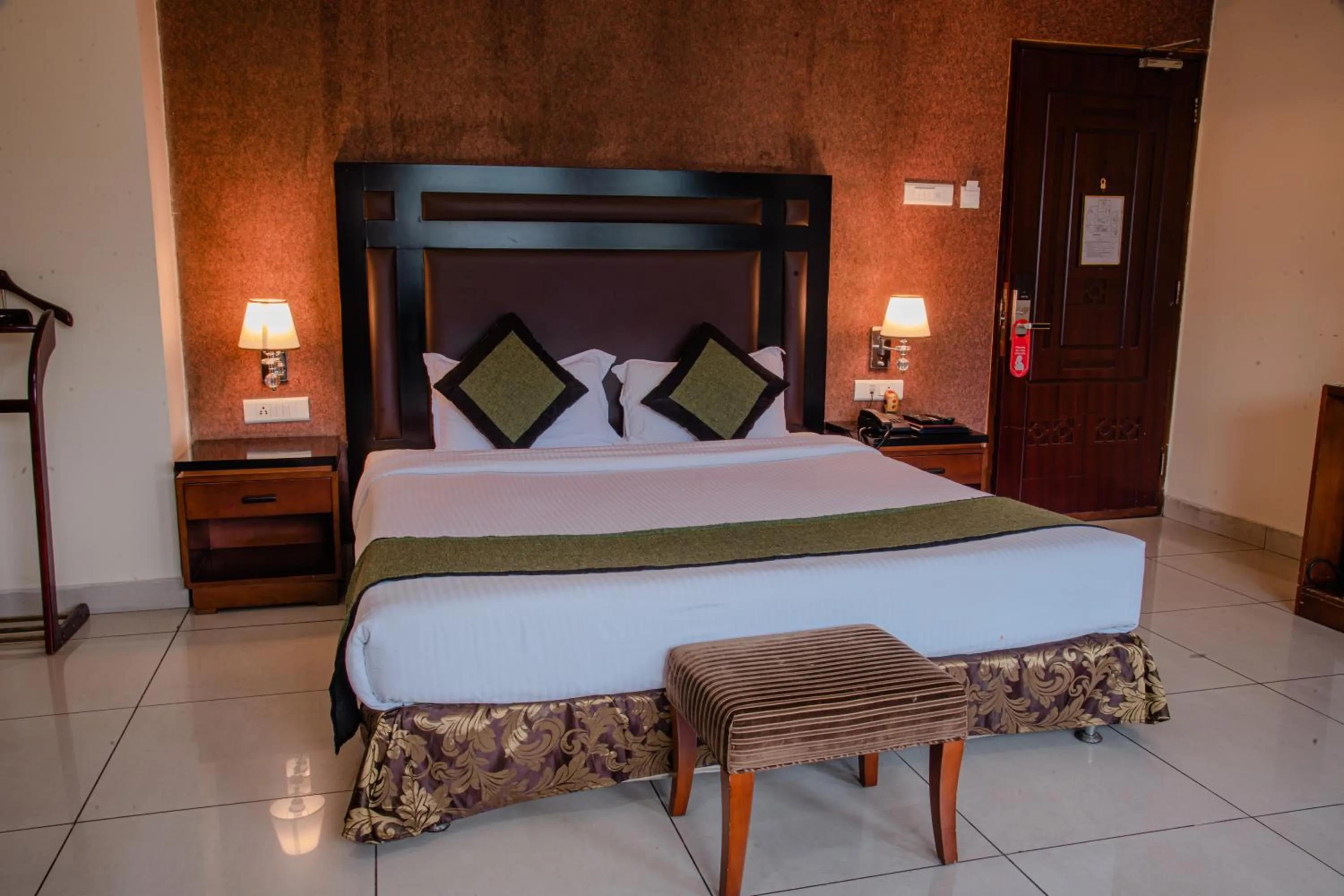 Bed in Hotel Gateway Grandeur