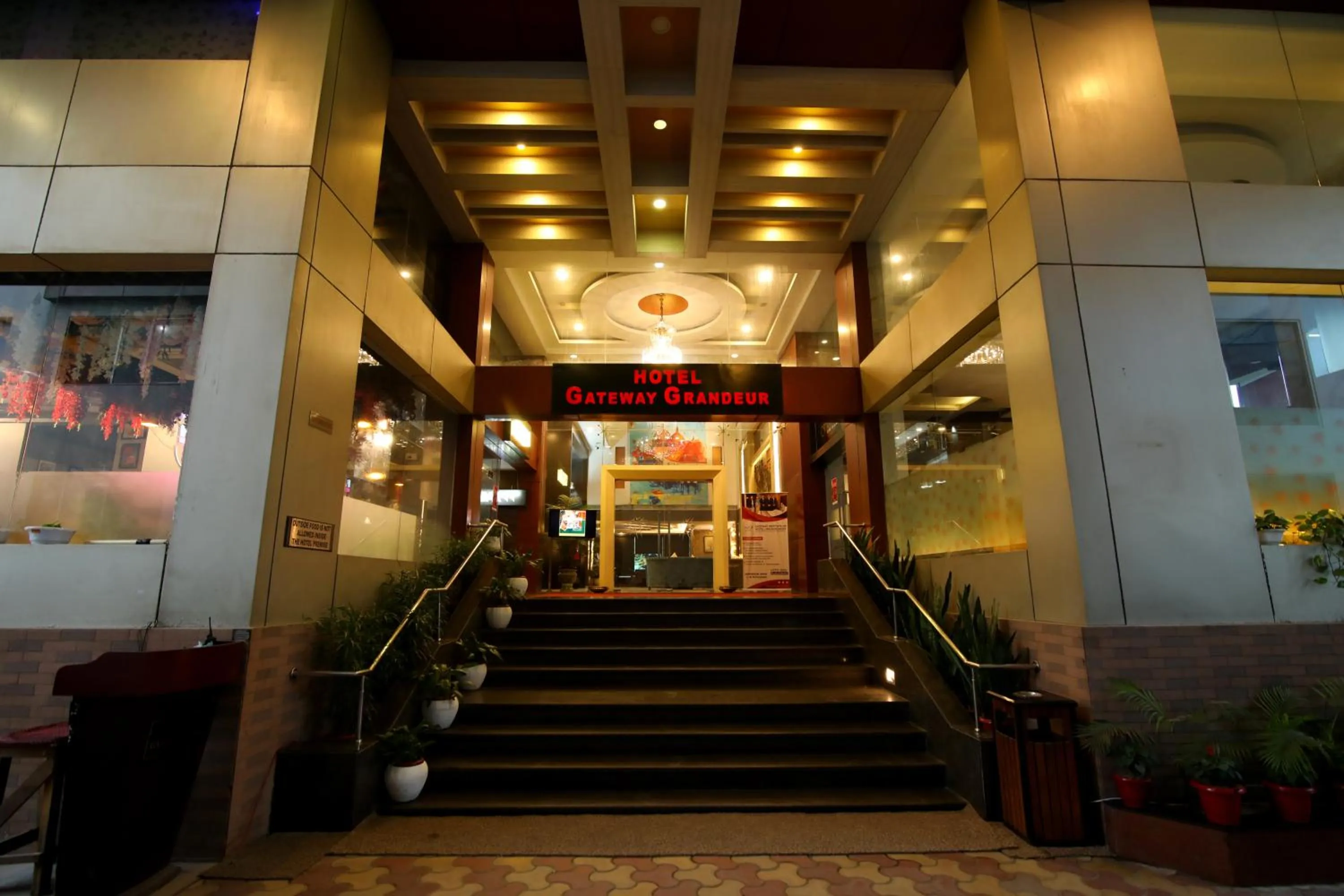 Hotel Gateway Grandeur