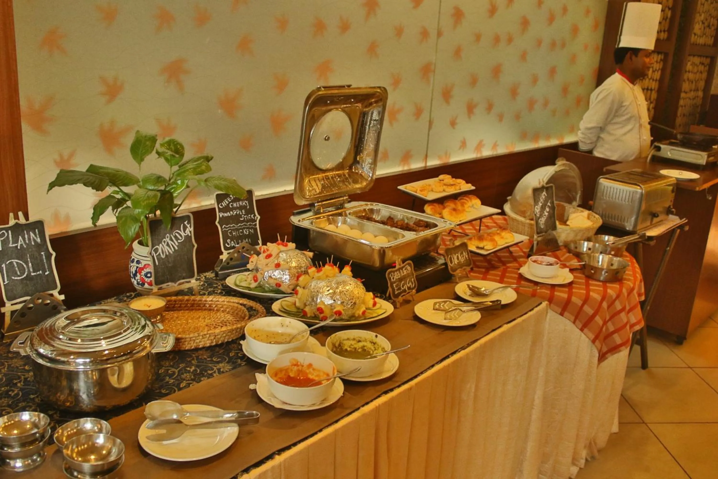 Breakfast in Hotel Gateway Grandeur